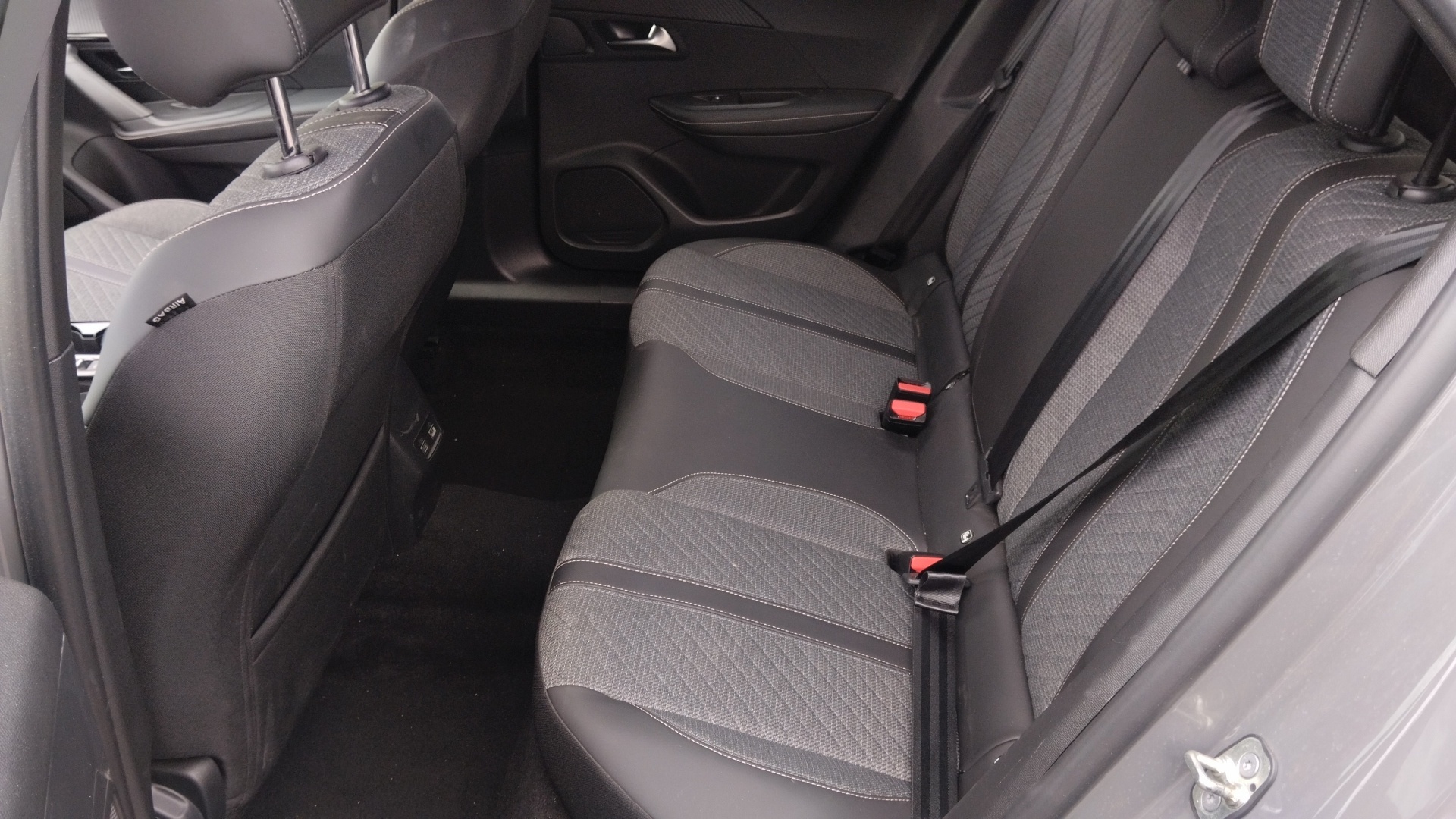 PEUGEOT 2008 ALLURE PT 100 S&S BVM6
