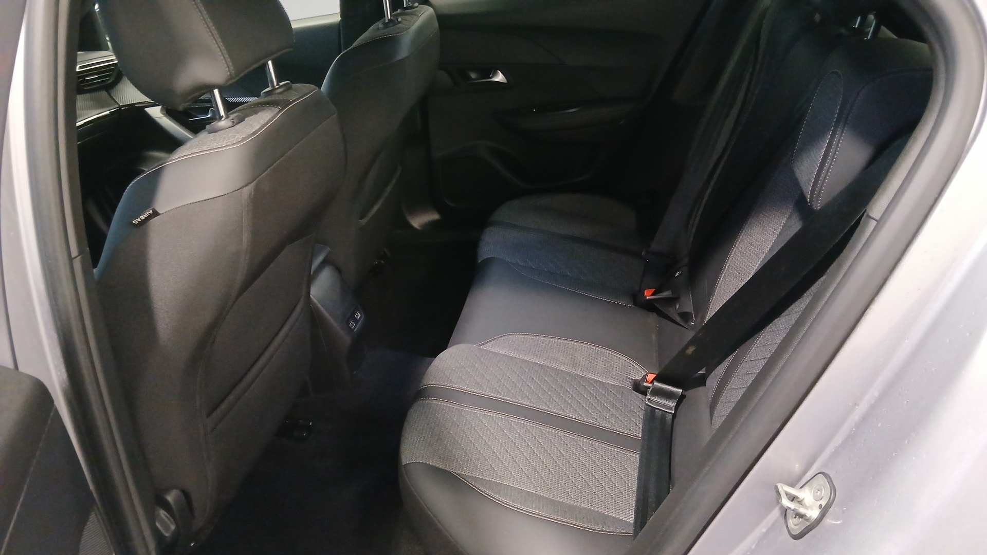 PEUGEOT 2008 ALLURE PURETECH 130 S&S EAT8