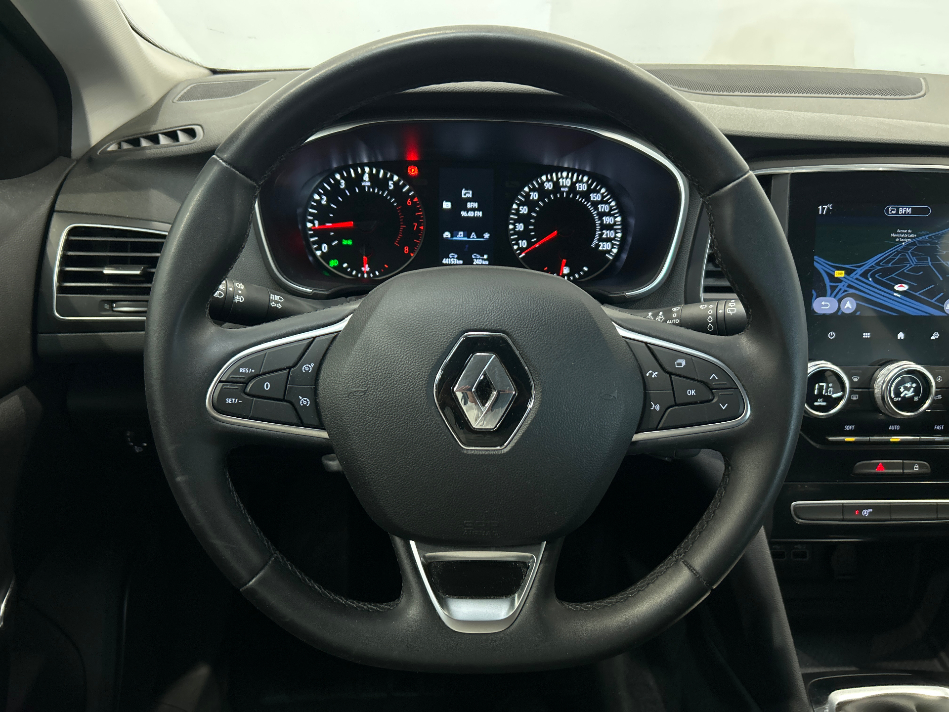 RENAULT MEGANE IV BERLINE evolution TCe 140