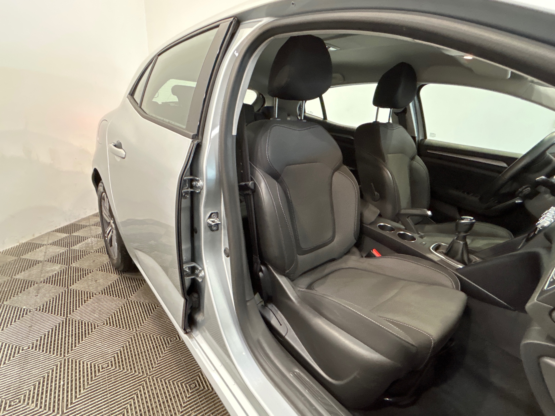 RENAULT MEGANE IV BERLINE evolution TCe 140
