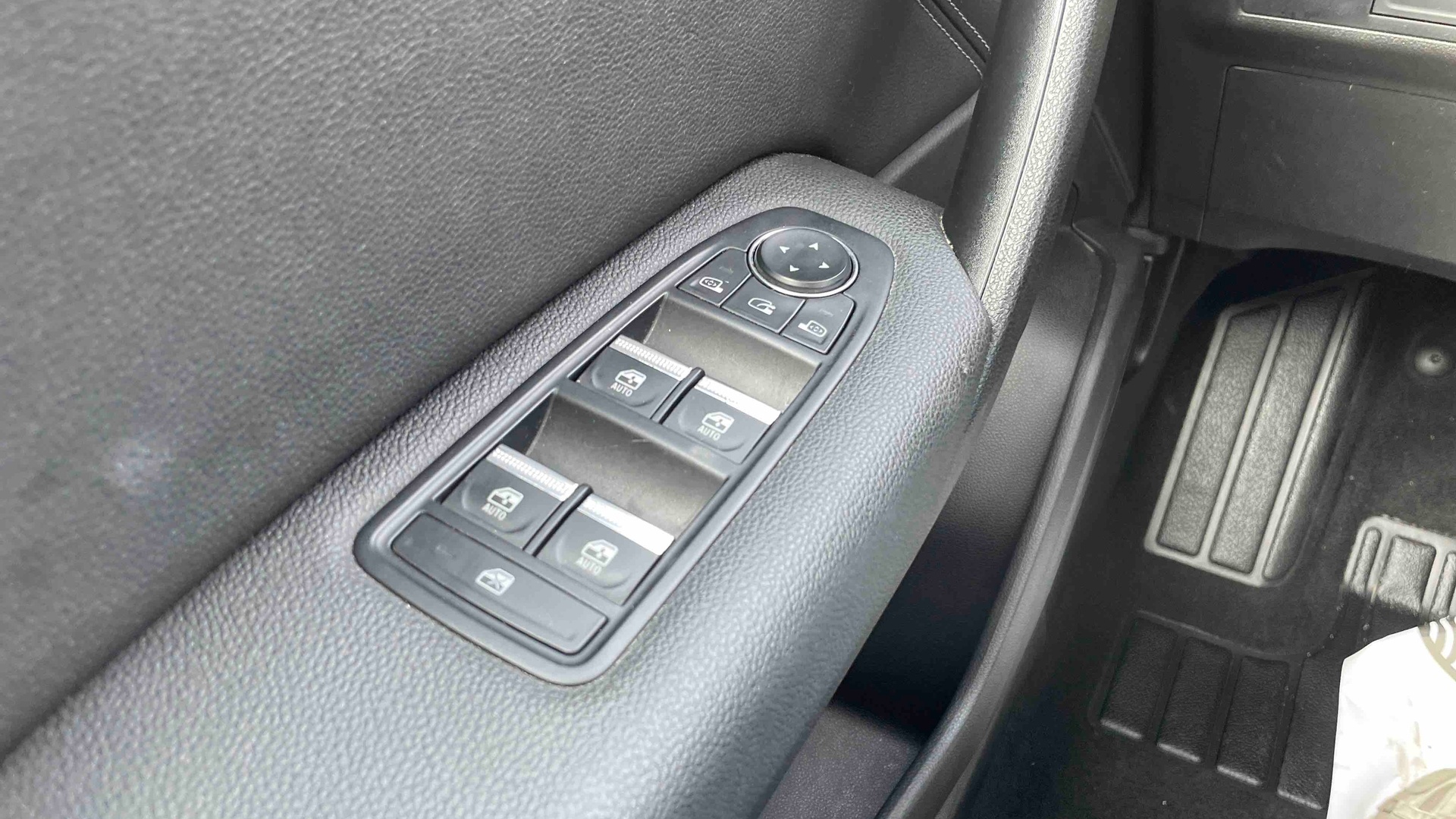 RENAULT CAPTUR TCe 90 Techno