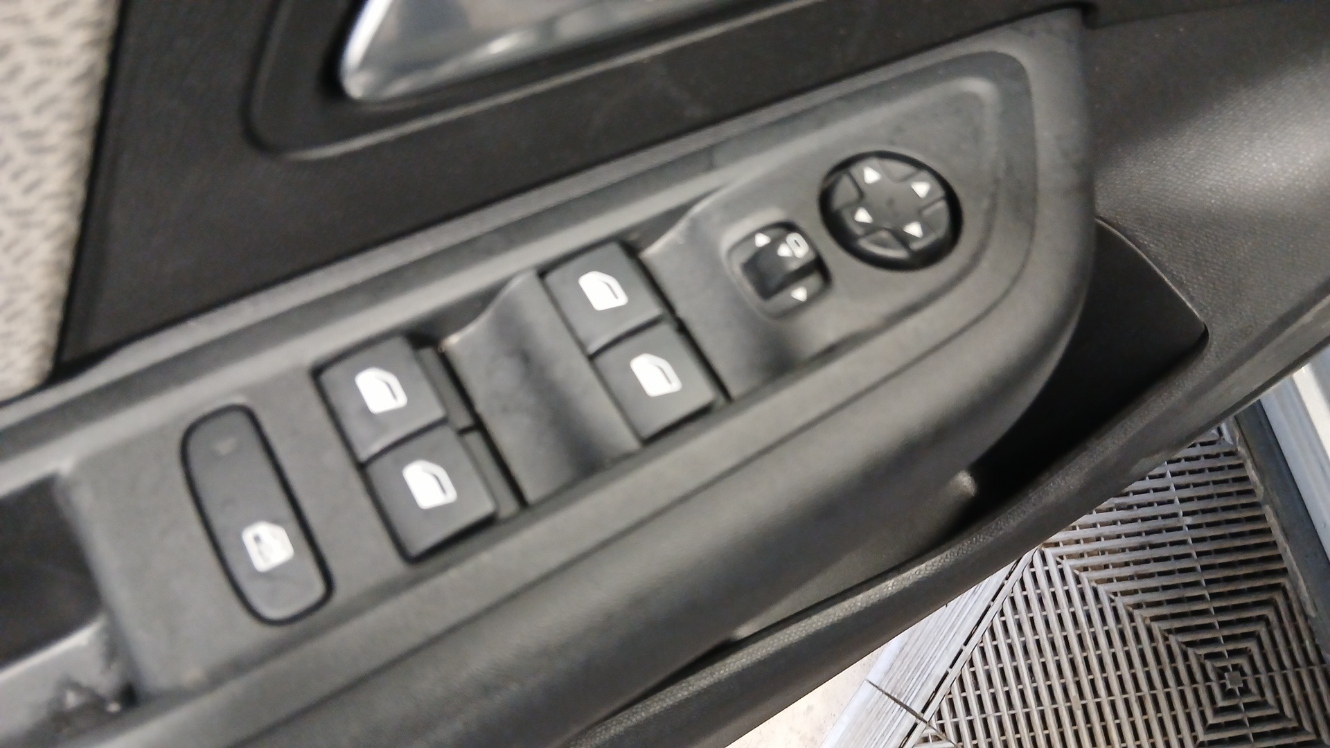 CITROEN C4 PURETECH 130CH.BVM PLUS