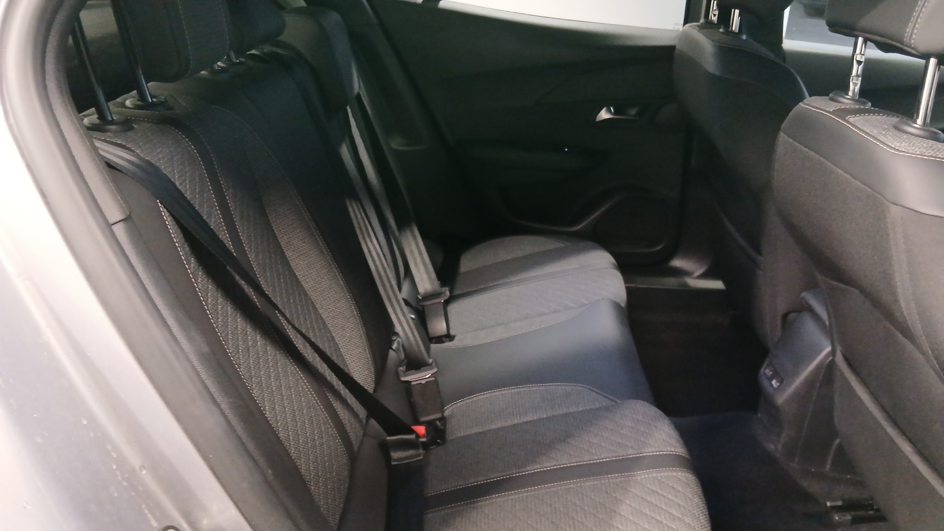 PEUGEOT 2008 ALLURE PURETECH 130 S&S EAT8