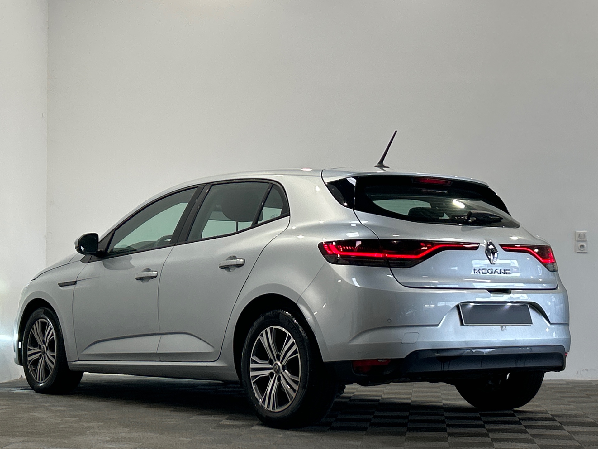RENAULT MEGANE IV BERLINE evolution TCe 140
