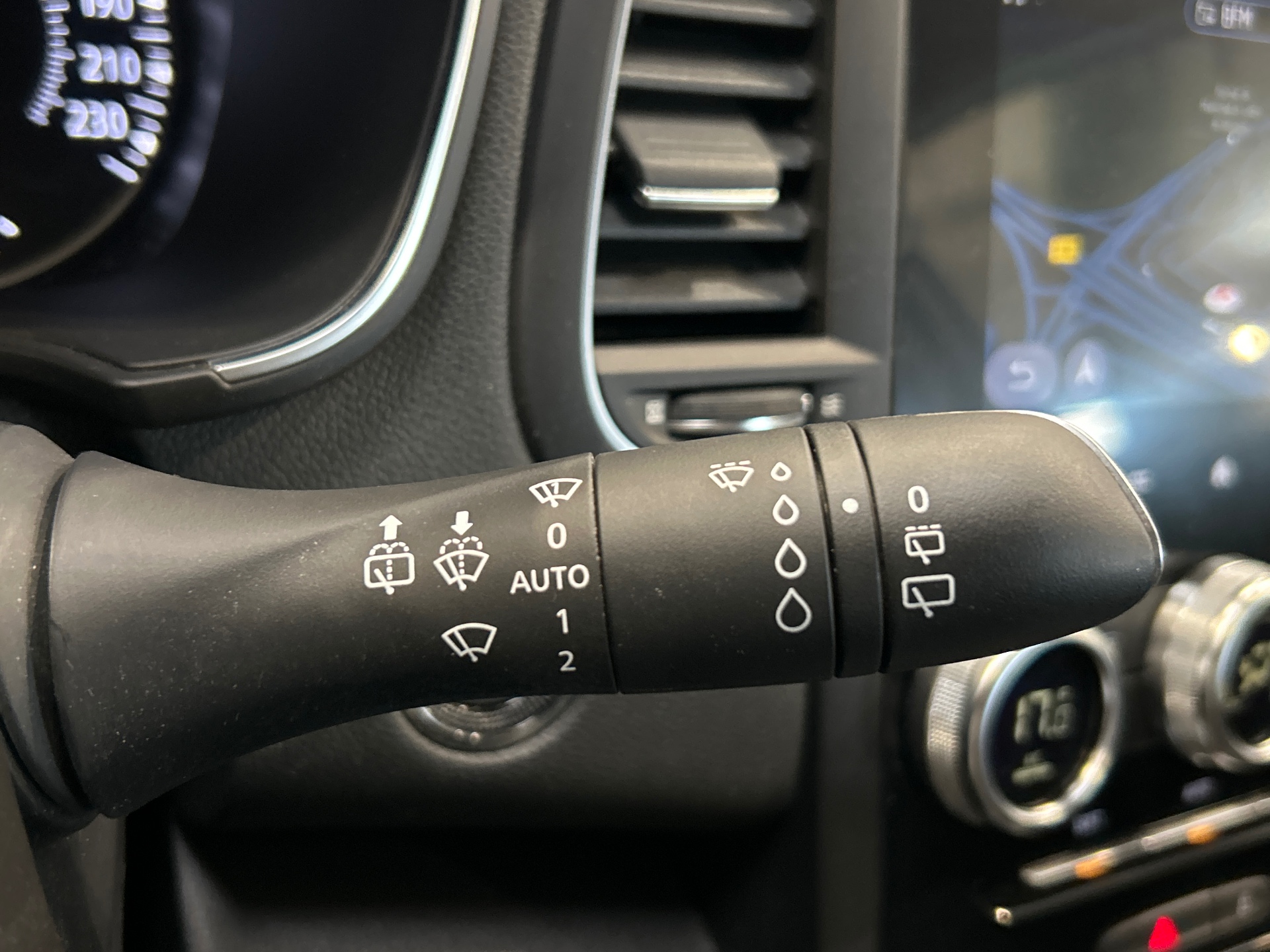RENAULT MEGANE IV BERLINE evolution TCe 140