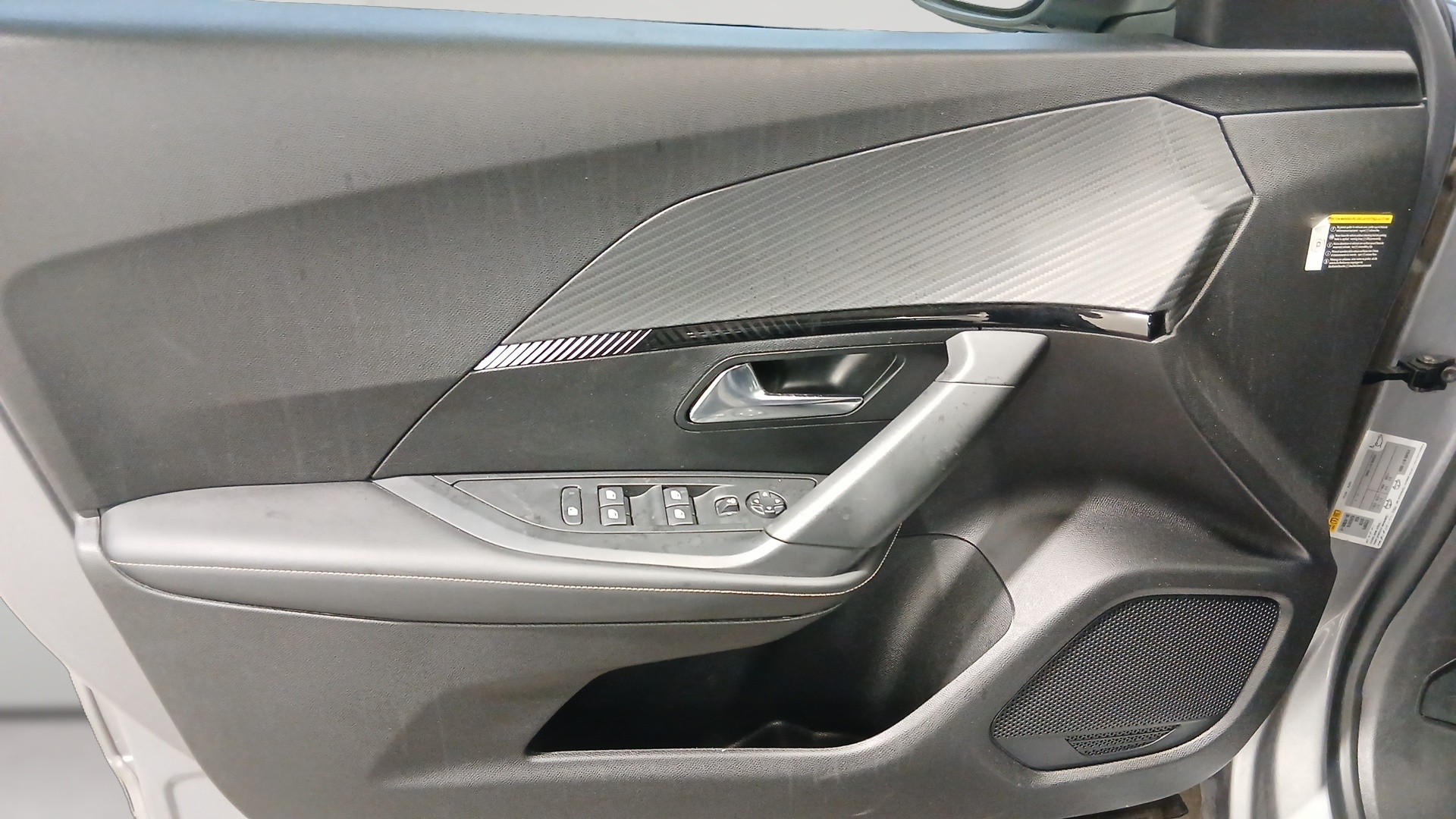 PEUGEOT 2008 ALLURE PURETECH 130 S&S EAT8