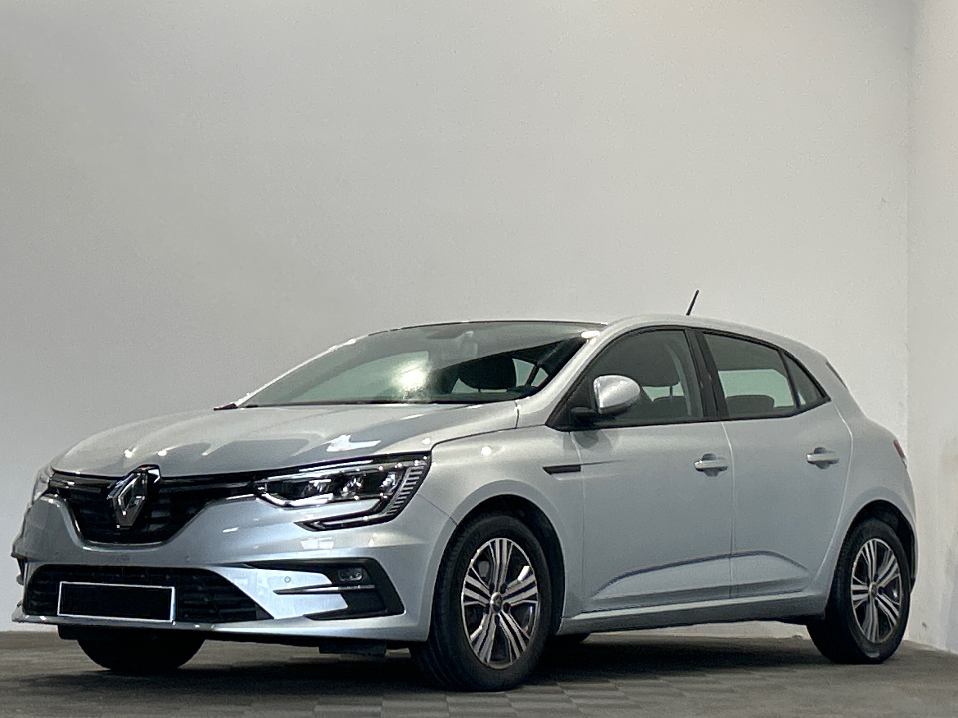 RENAULT MEGANE IV BERLINE evolution TCe 140
