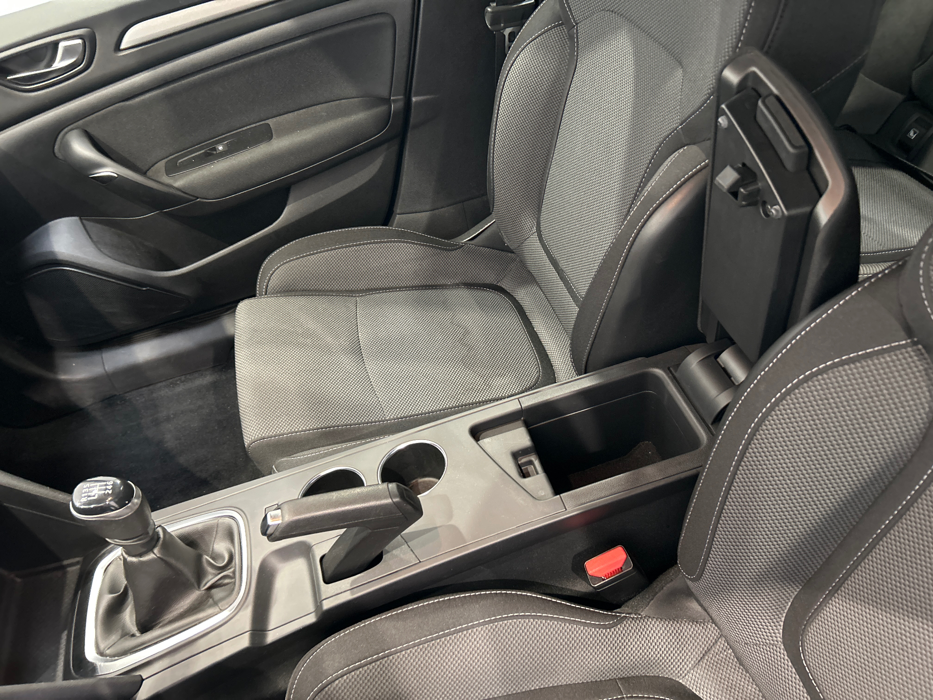 RENAULT MEGANE IV BERLINE evolution TCe 140
