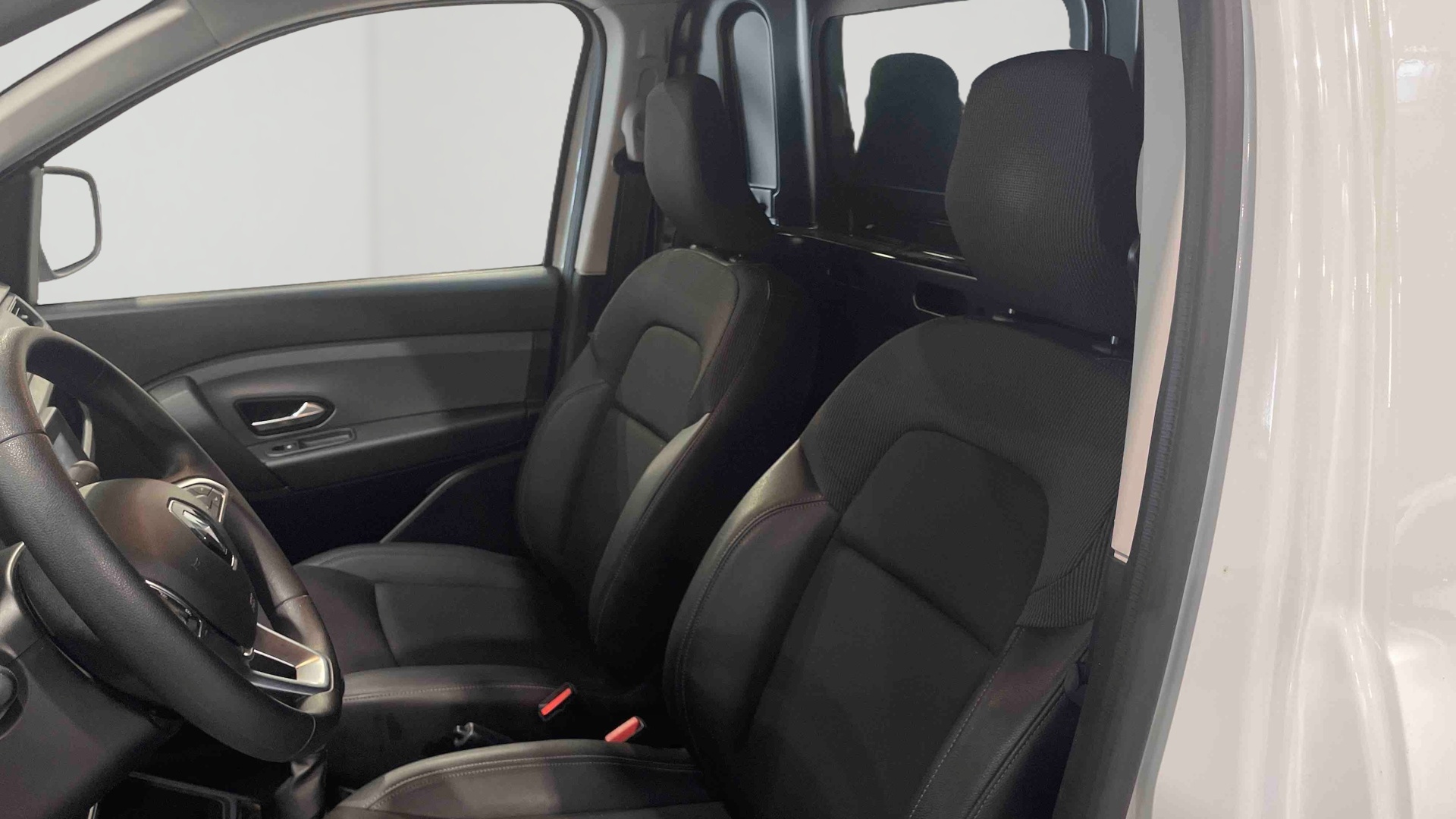 RENAULT EXPRESS VAN BLUE DCI 95 - 22 CONFORT