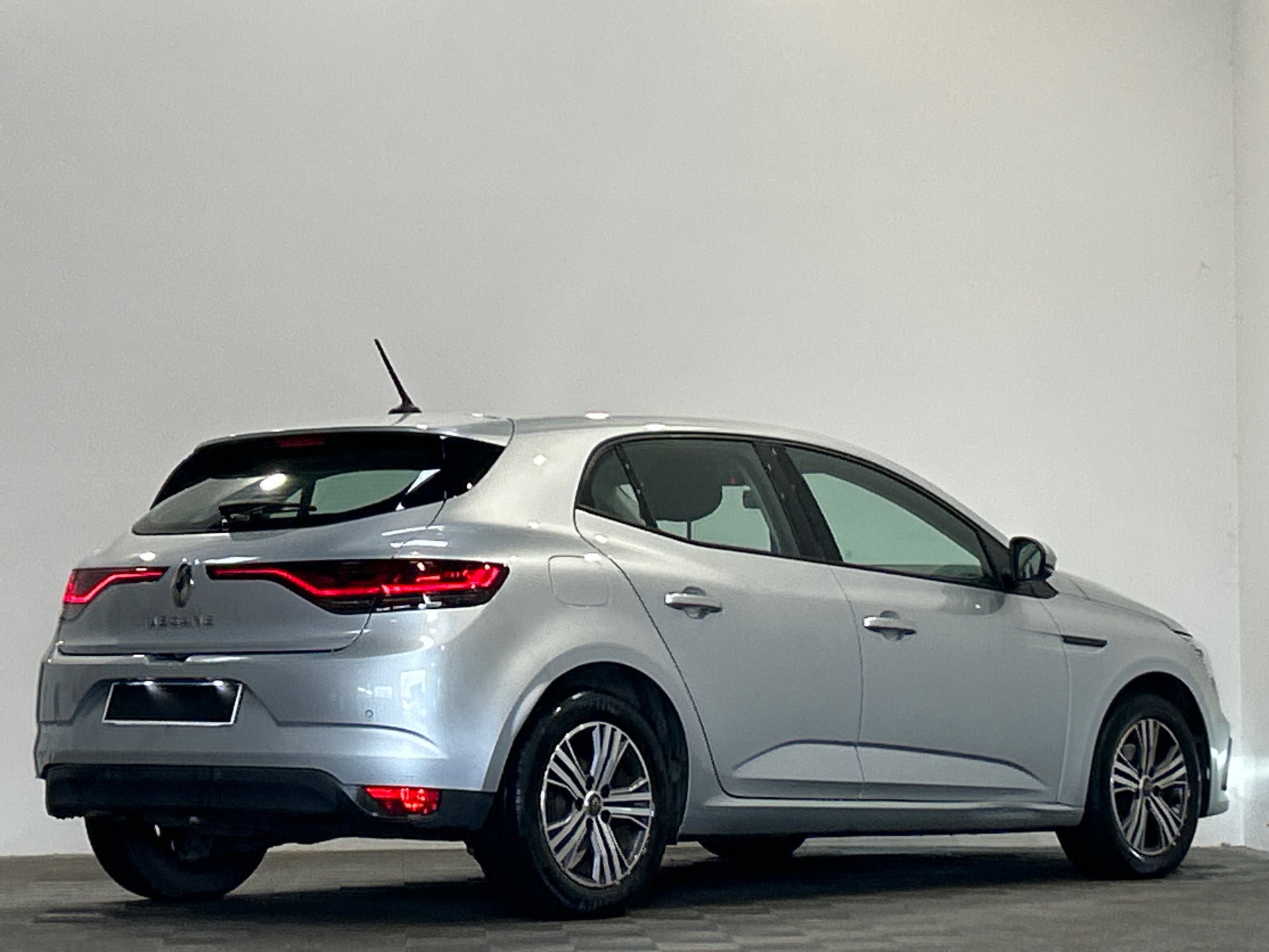 RENAULT MEGANE IV BERLINE evolution TCe 140