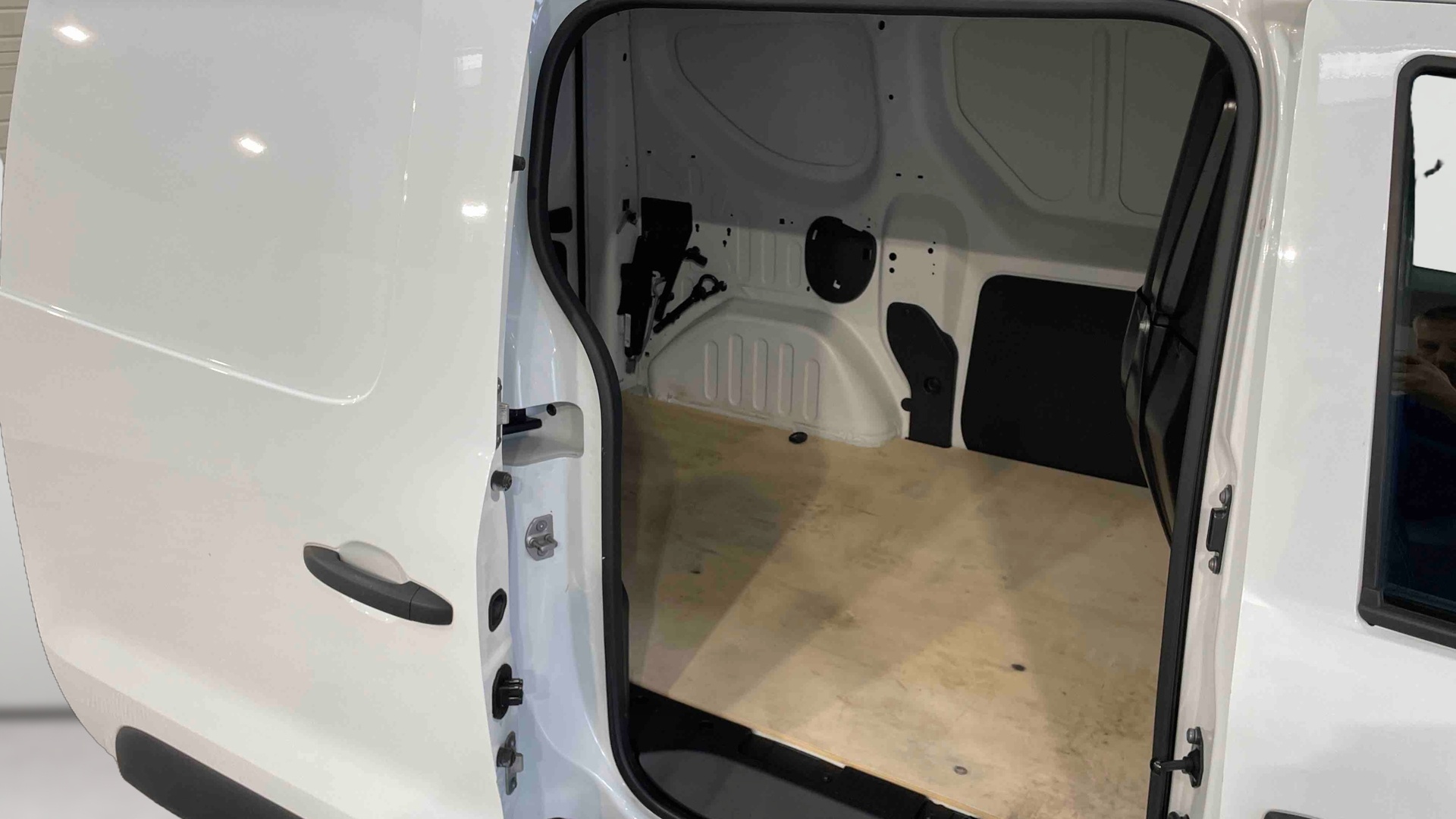 RENAULT EXPRESS VAN BLUE DCI 95 - 22 CONFORT