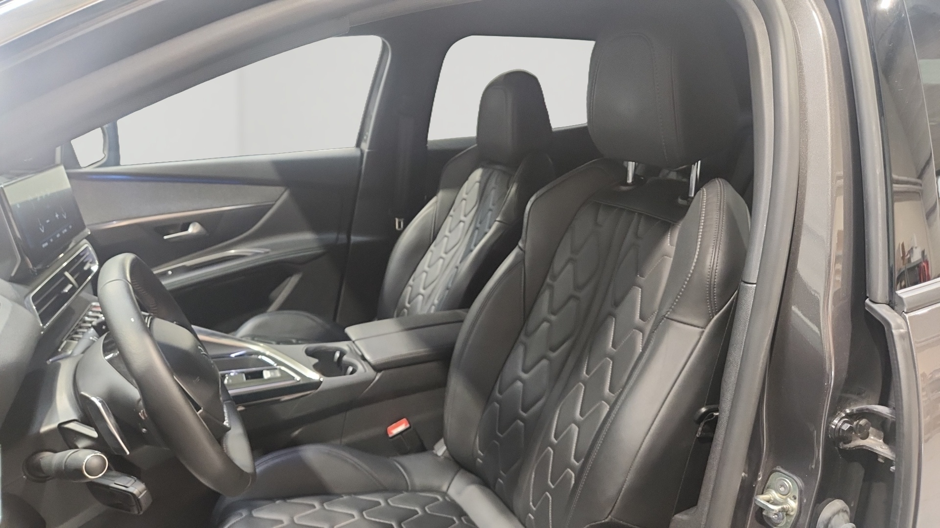 PEUGEOT 3008 Hybrid 136 e-DCS6 Allure Pack - 5P