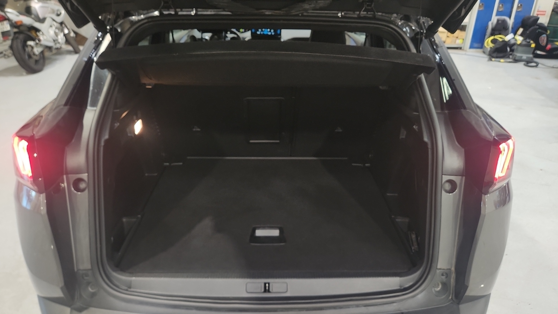 PEUGEOT 3008 Hybrid 136 e-DCS6 Allure Pack - 5P