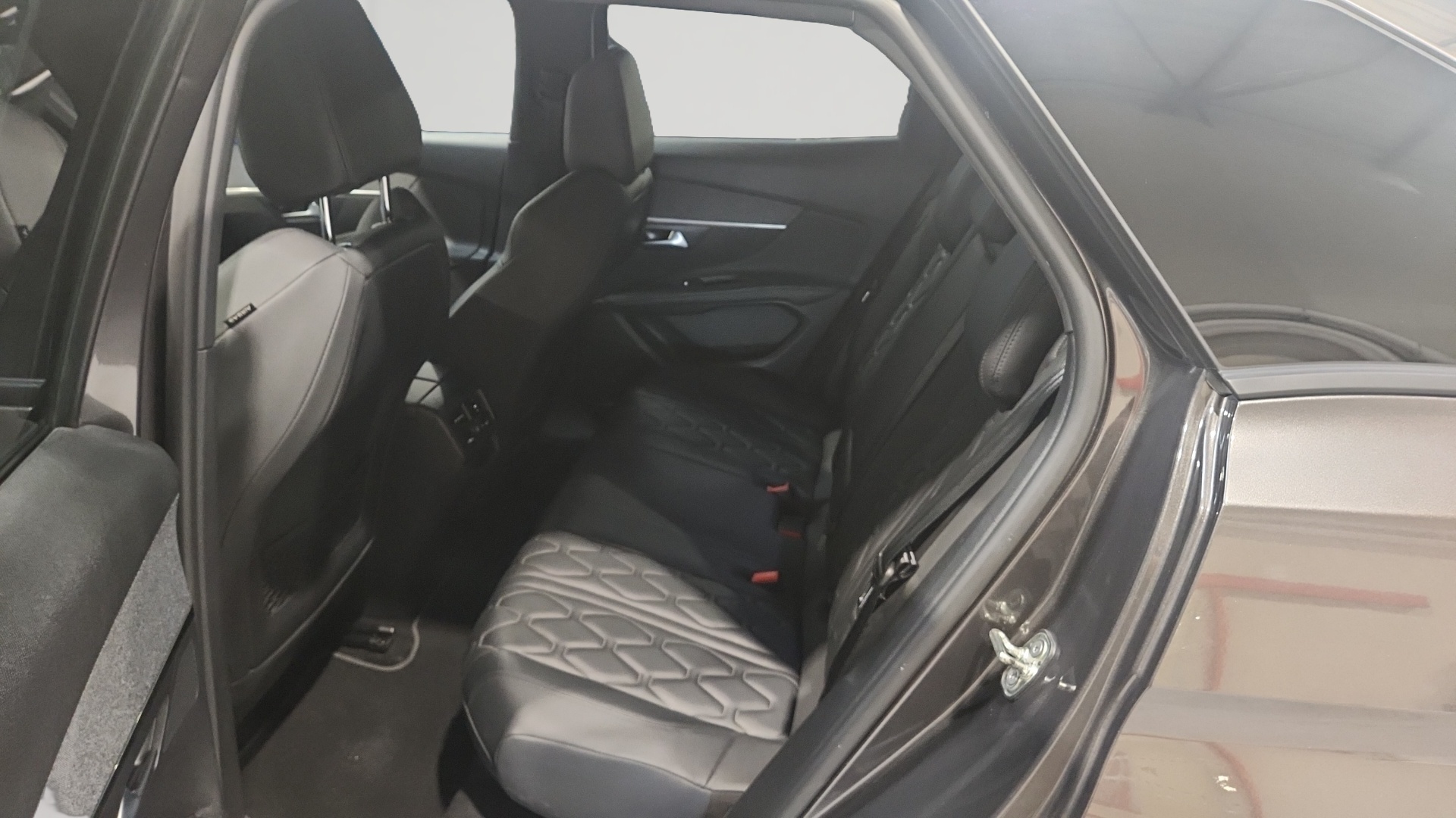PEUGEOT 3008 Hybrid 136 e-DCS6 Allure Pack - 5P