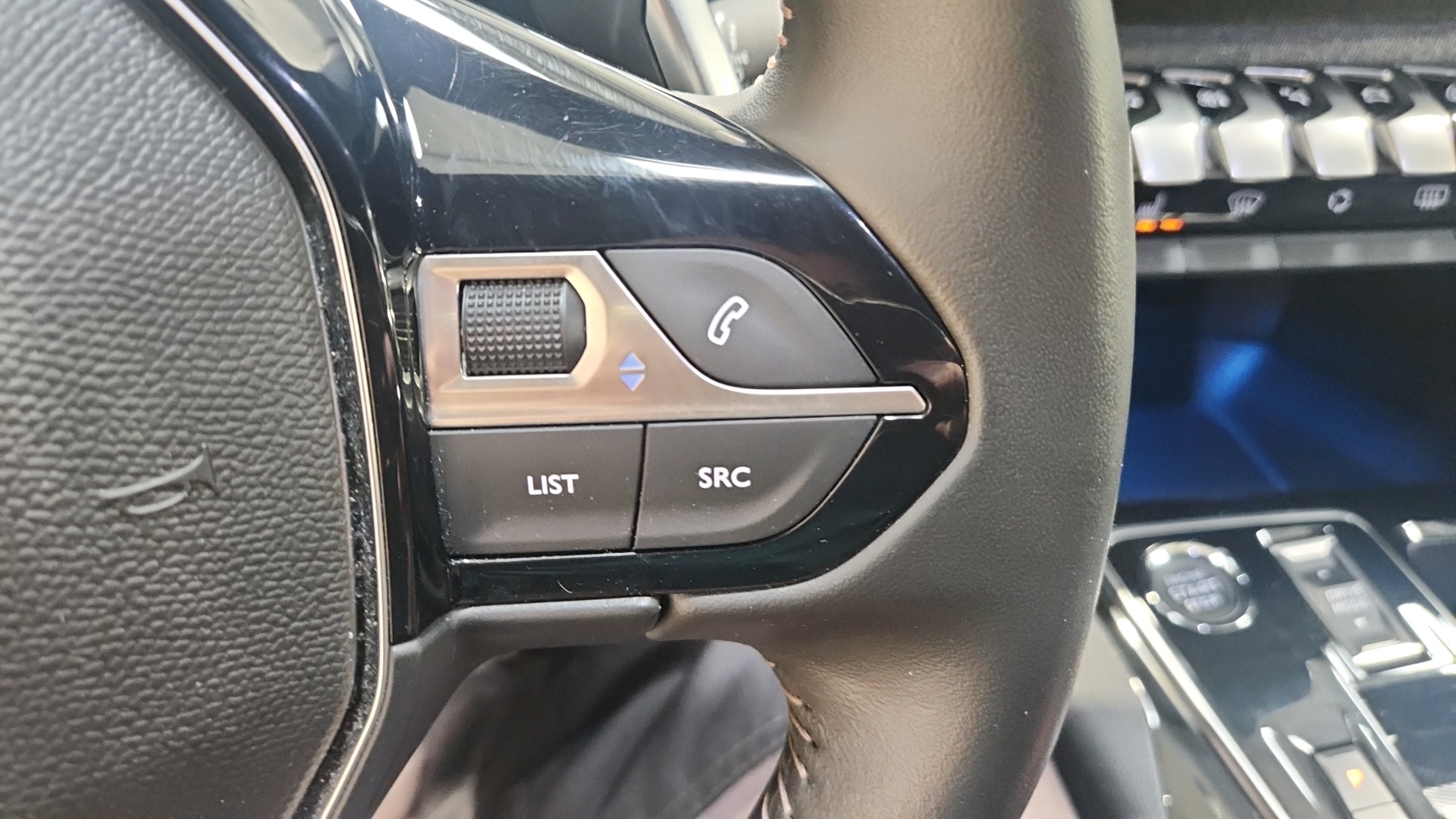 PEUGEOT 3008 Hybrid 136 e-DCS6 Allure Pack - 5P