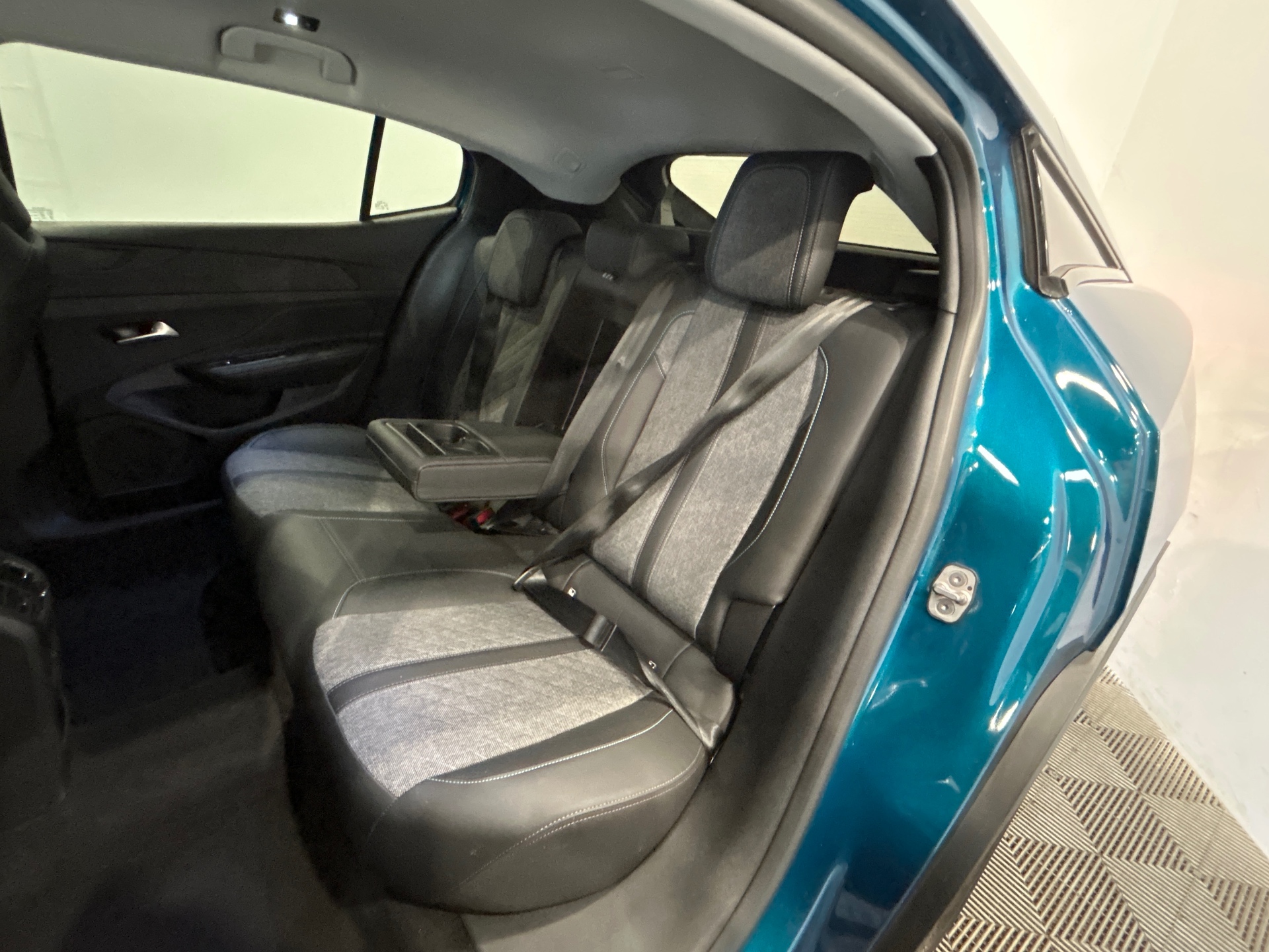 PEUGEOT 408 ALLURE PTECH 130 S&S EAT8