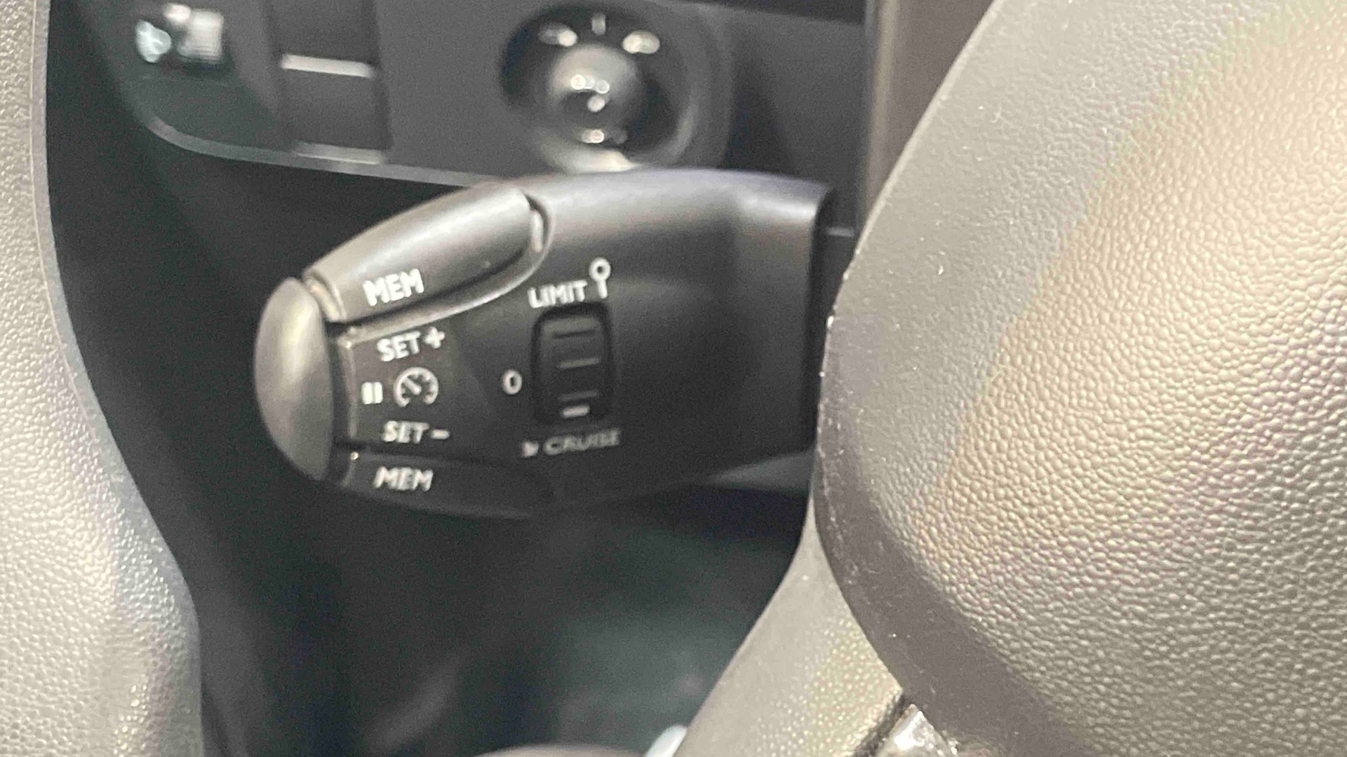 CITROEN C3 SOCIETE BLUEHDI 100 S&S BVM6 FEEL NAV - 5P