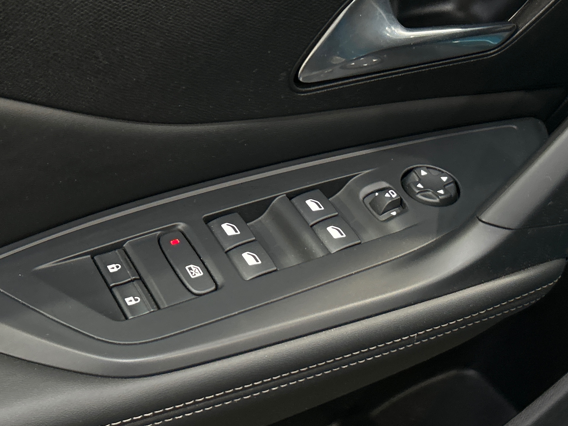 PEUGEOT 408 ALLURE PTECH 130 S&S EAT8