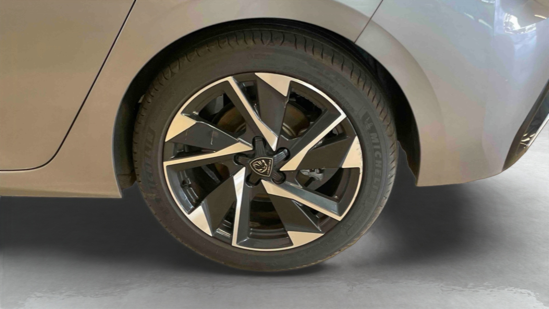 PEUGEOT 308 Hybrid 136 e-DCS6 Allure