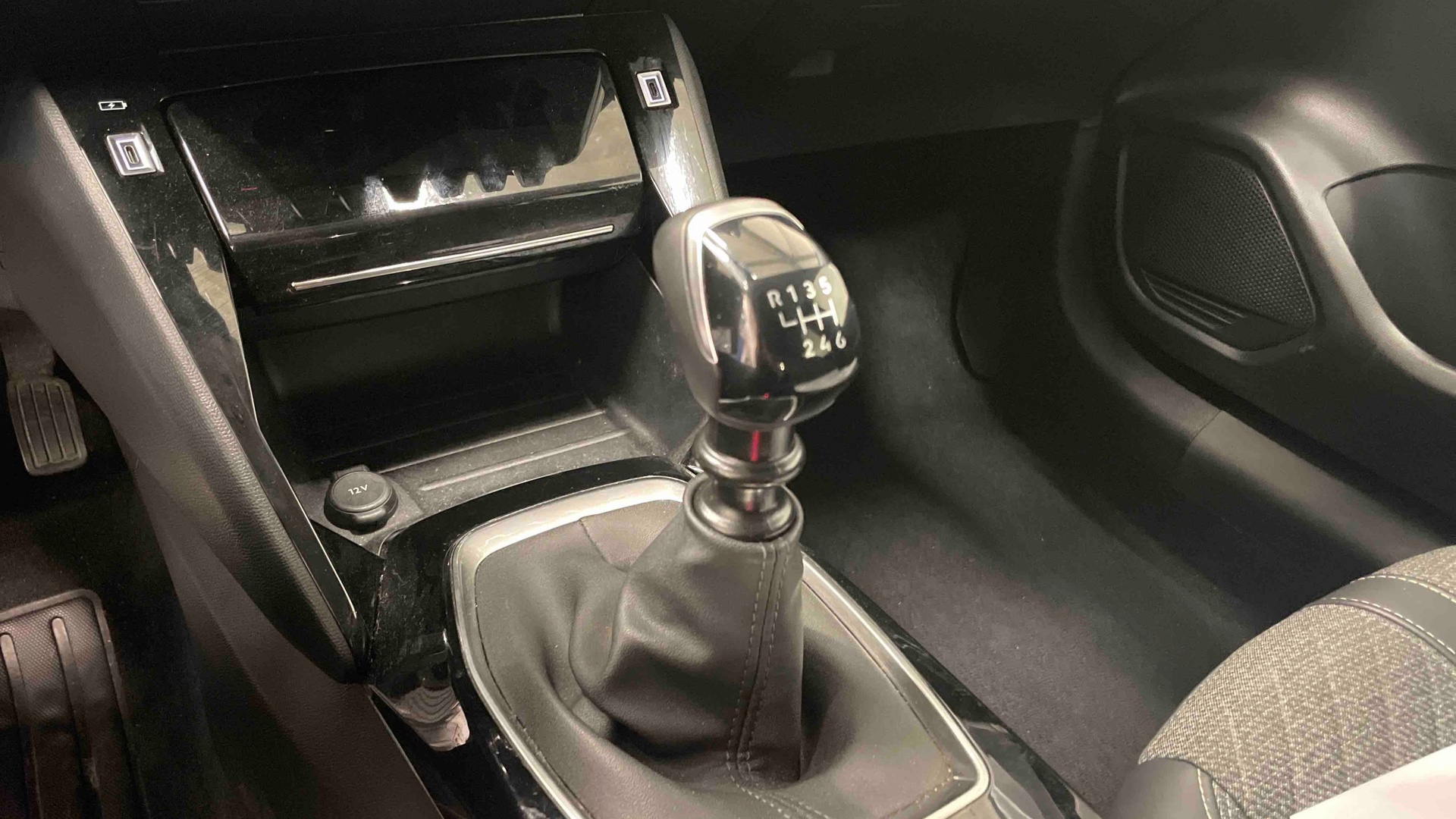 PEUGEOT 208 PureTech 100 S&S BVM6 Allure