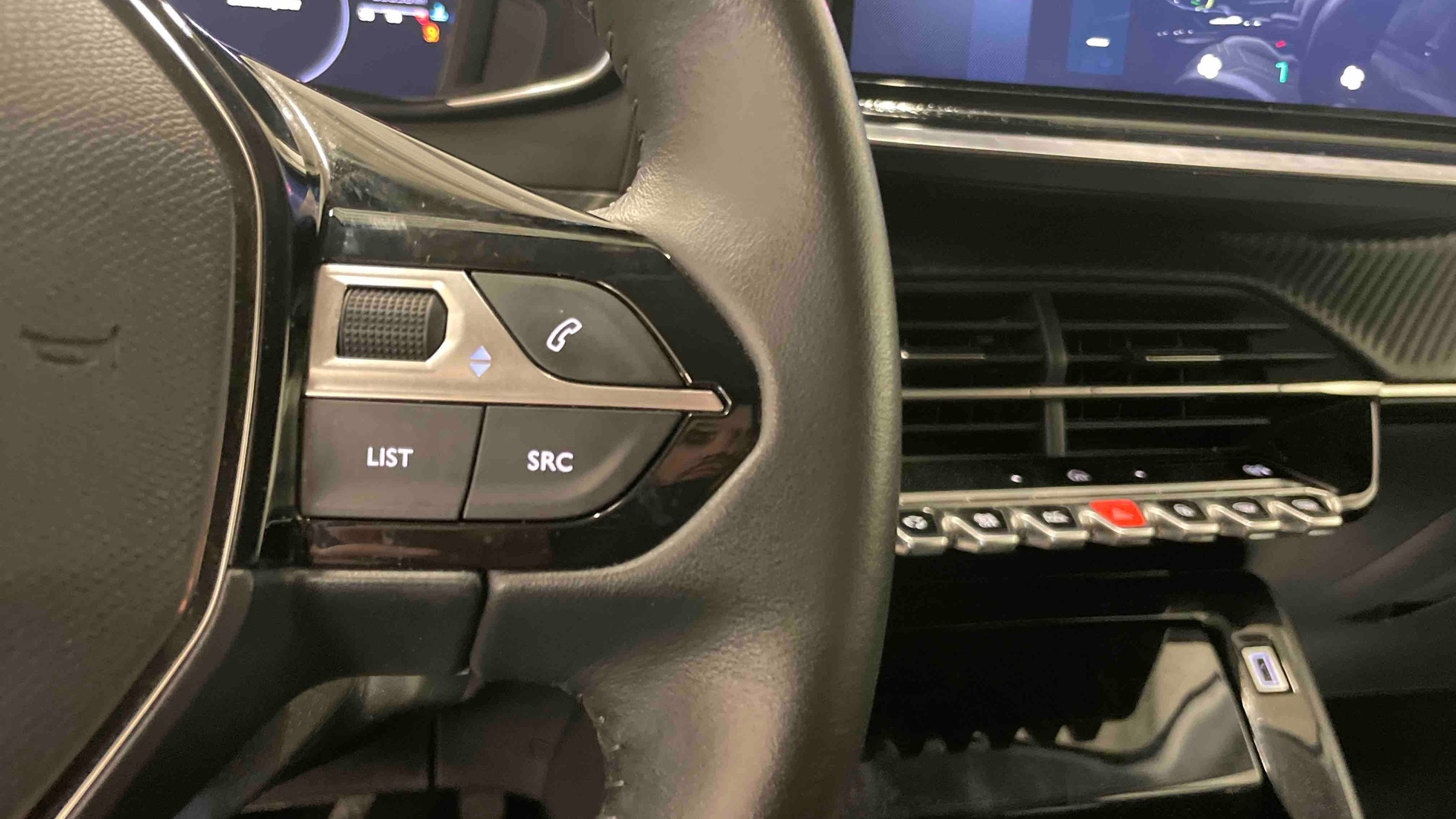 PEUGEOT 208 PureTech 100 S&S BVM6 Allure