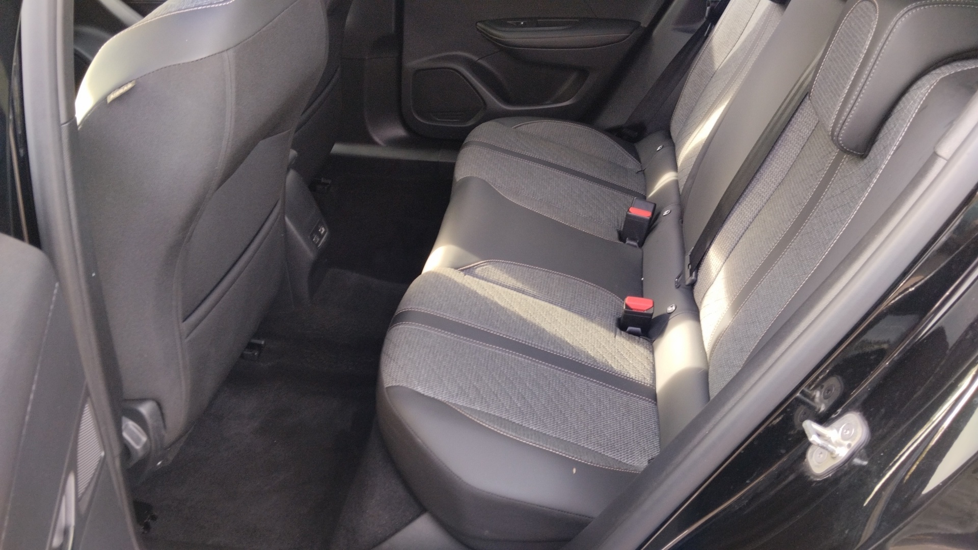 PEUGEOT 2008 ALLURE PURETECH 100 S&S BVM6