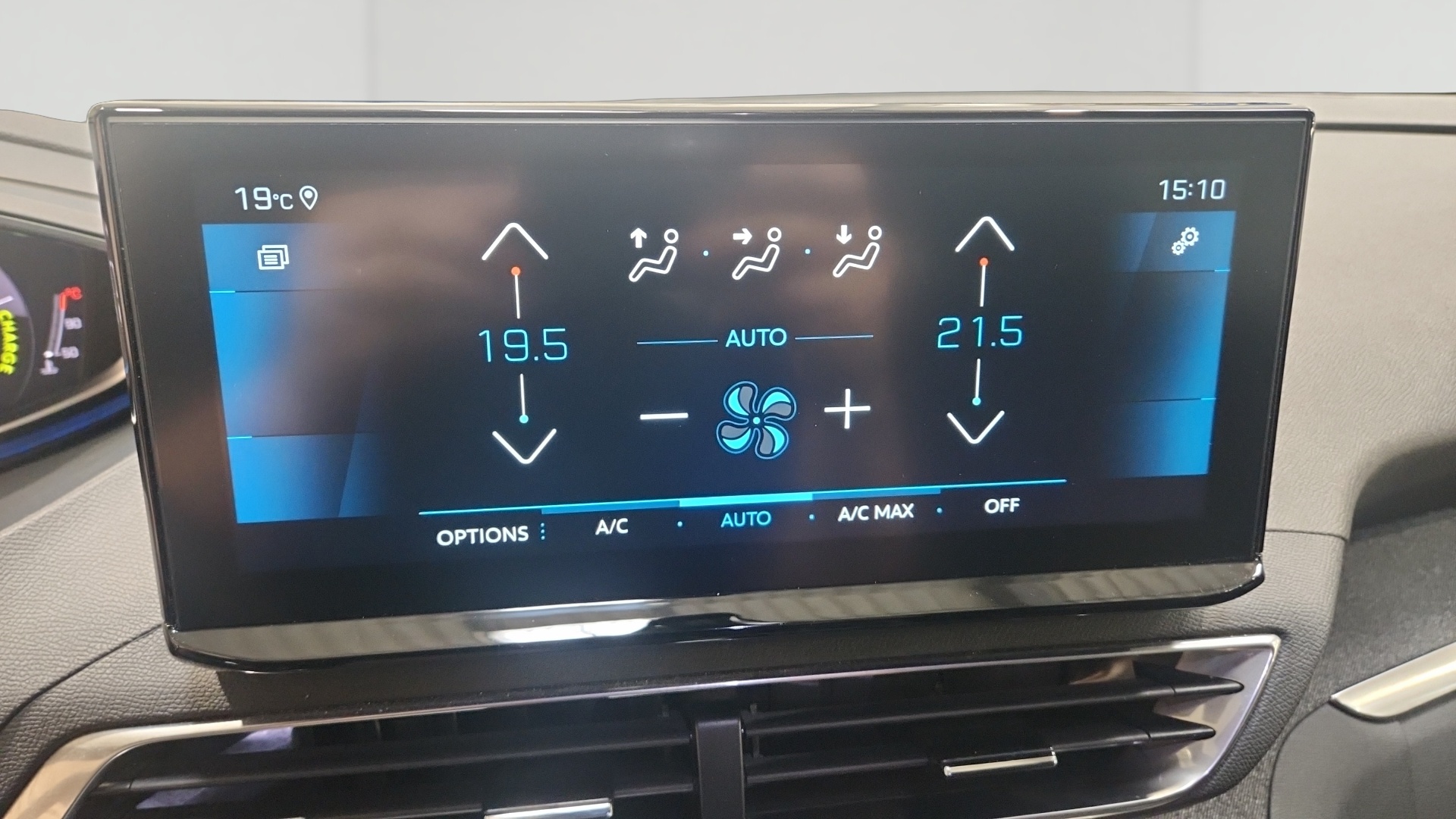 PEUGEOT 3008 Hybrid 136 e-DCS6 Allure Pack - 5P