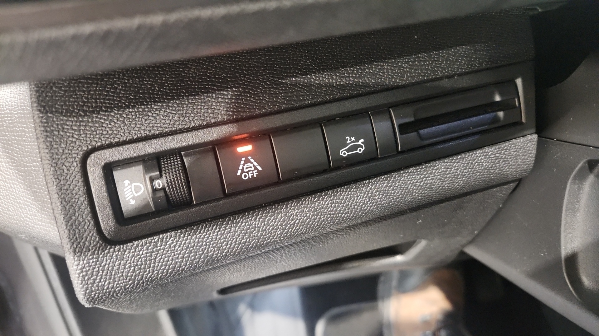 PEUGEOT 3008 Hybrid 136 e-DCS6 Allure Pack - 5P