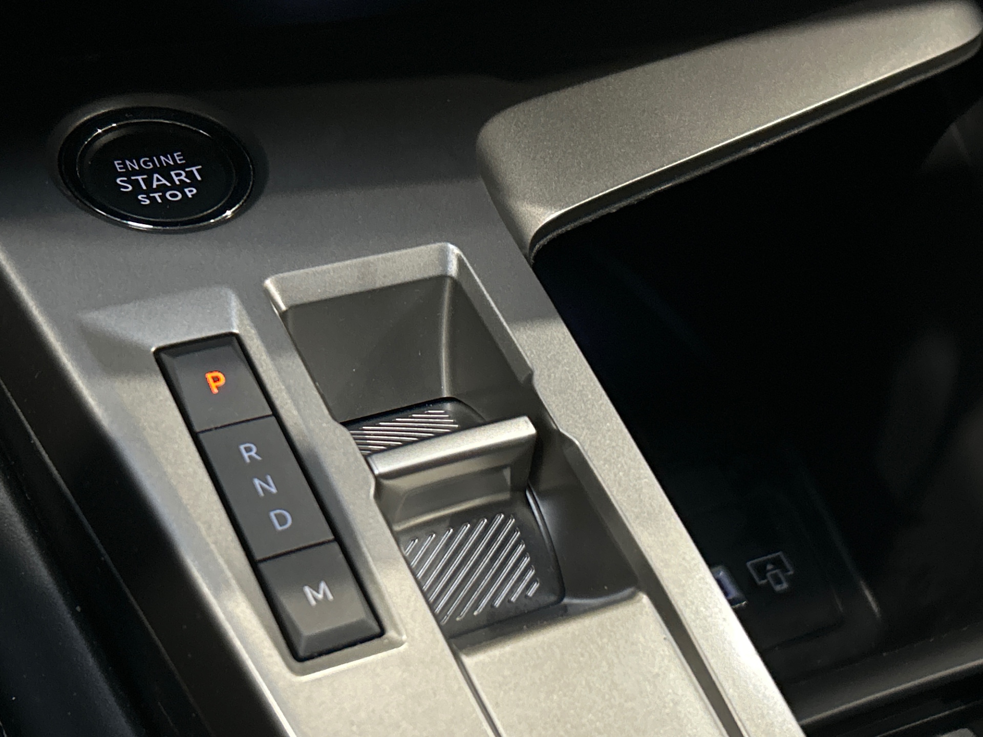 PEUGEOT 408 ALLURE PTECH 130 S&S EAT8