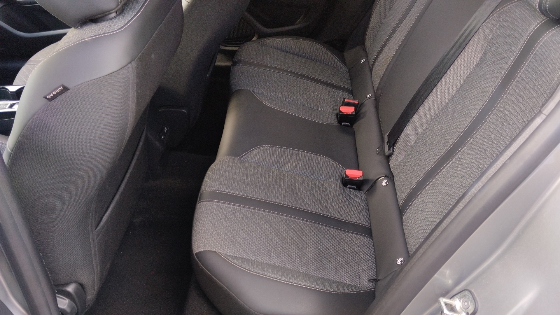 PEUGEOT 208 ALL PT100 BVM