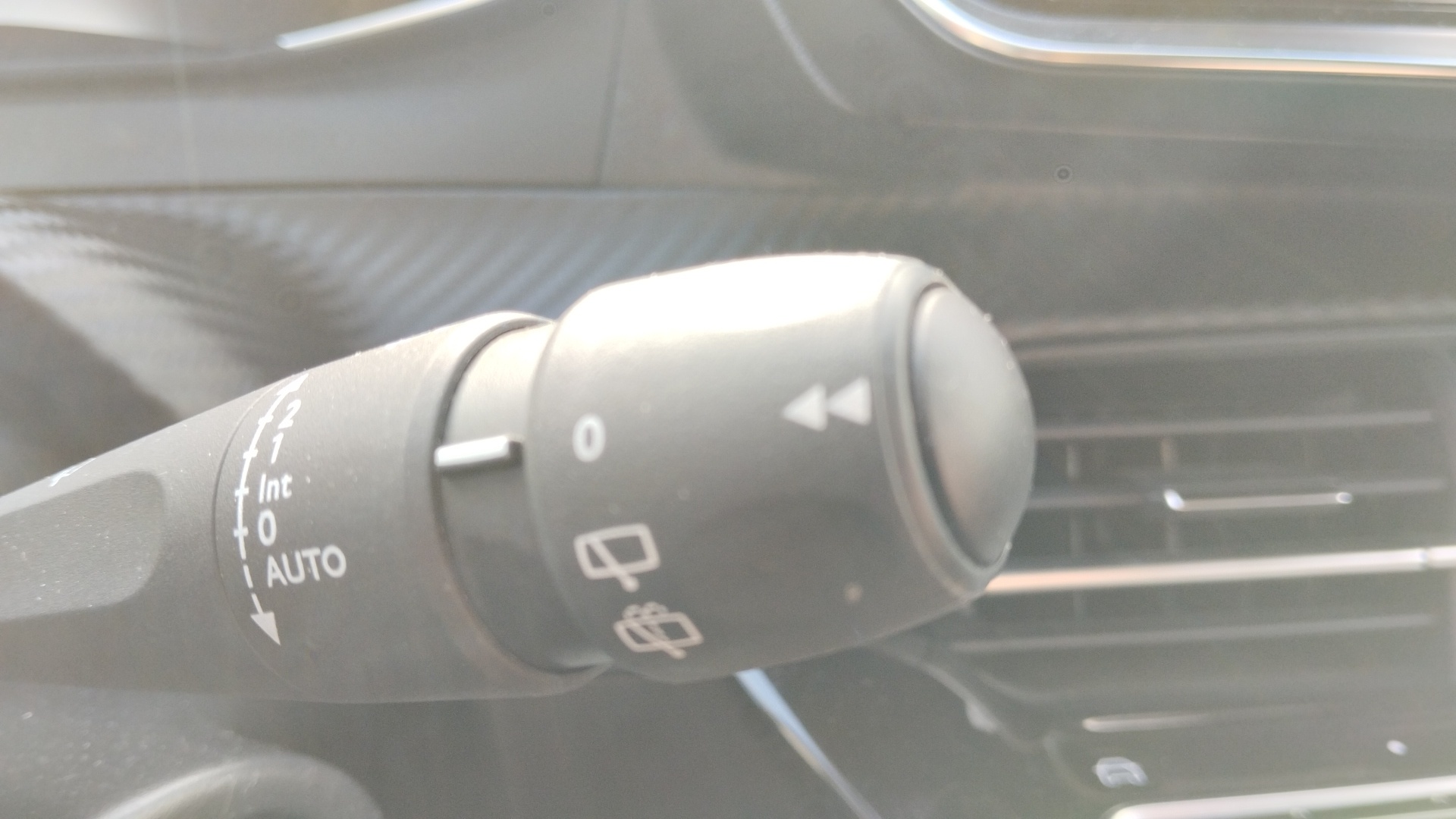 PEUGEOT 208 ALL PT100 BVM