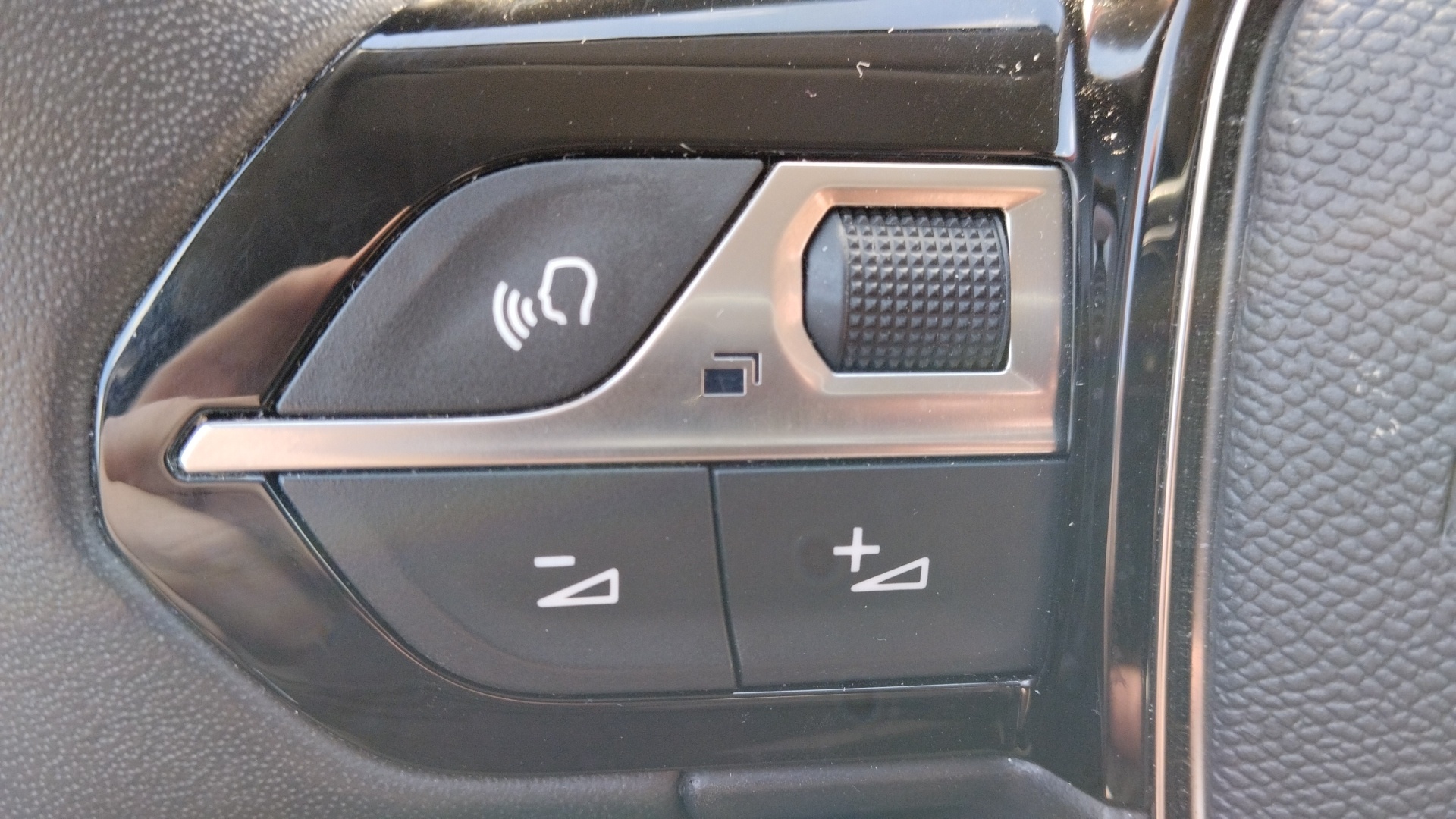 PEUGEOT 208 ALL PT100 BVM