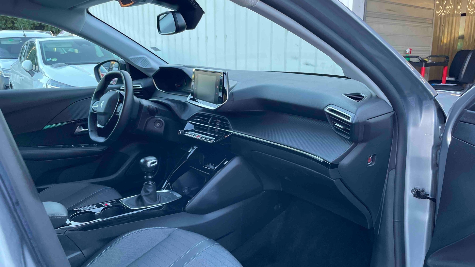 PEUGEOT 208 PureTech 100 S&S BVM6 Allure