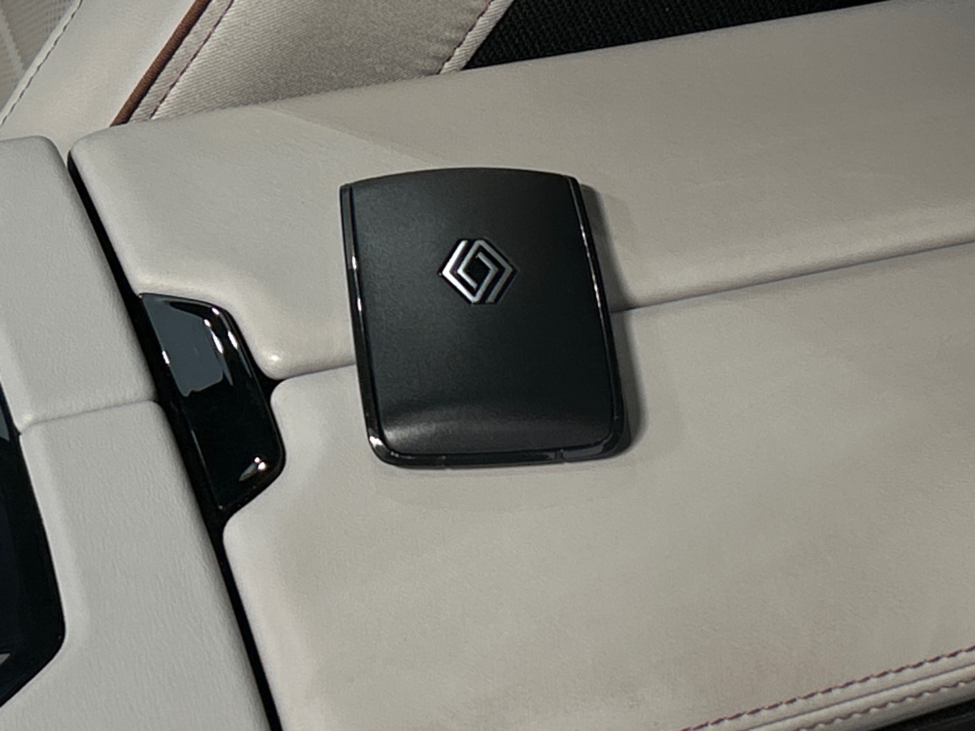 RENAULT ESPACE VI E-Tech hybrid 200 Iconic