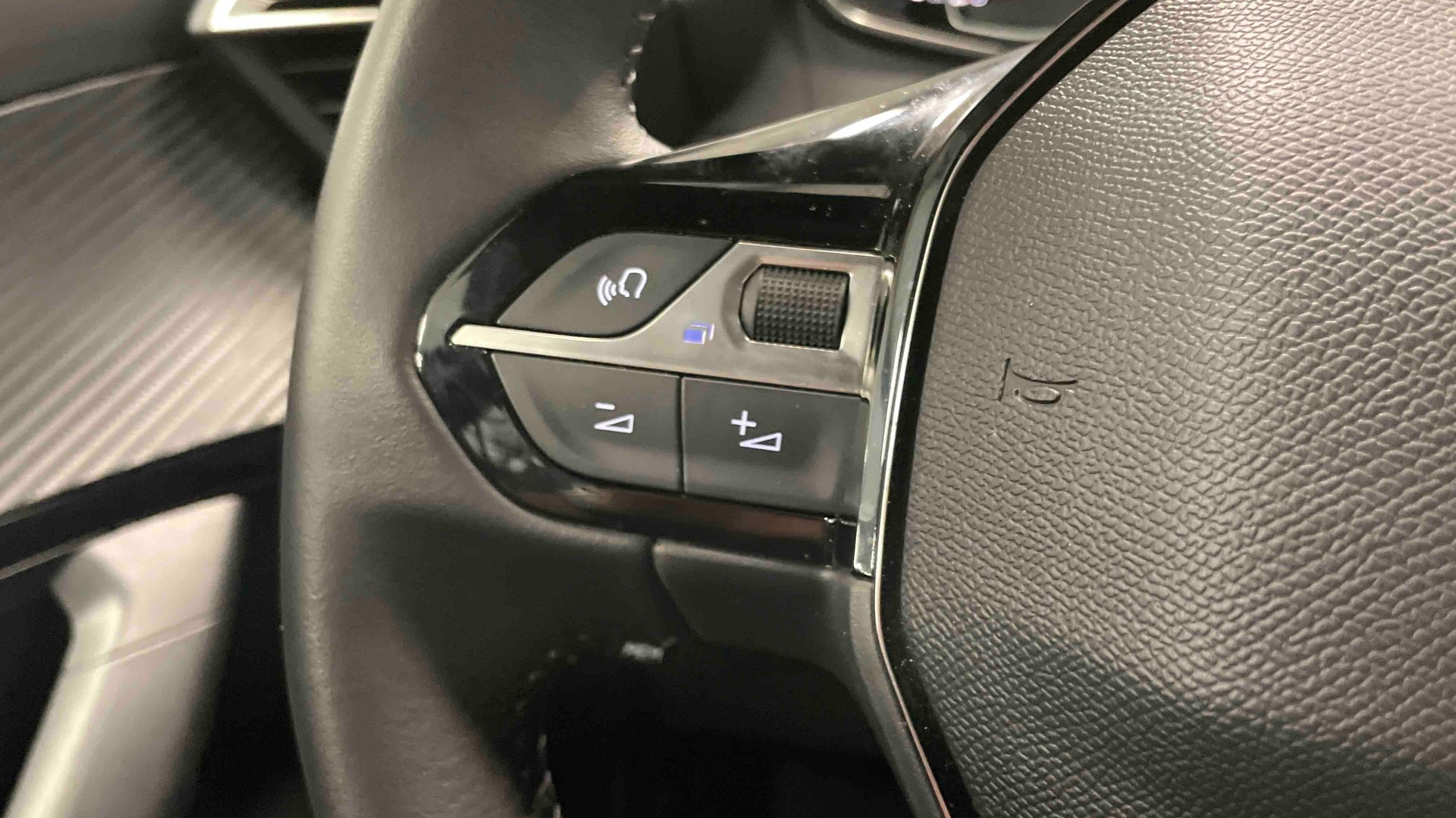 PEUGEOT 2008 PureTech 100 S&S BVM6 Active