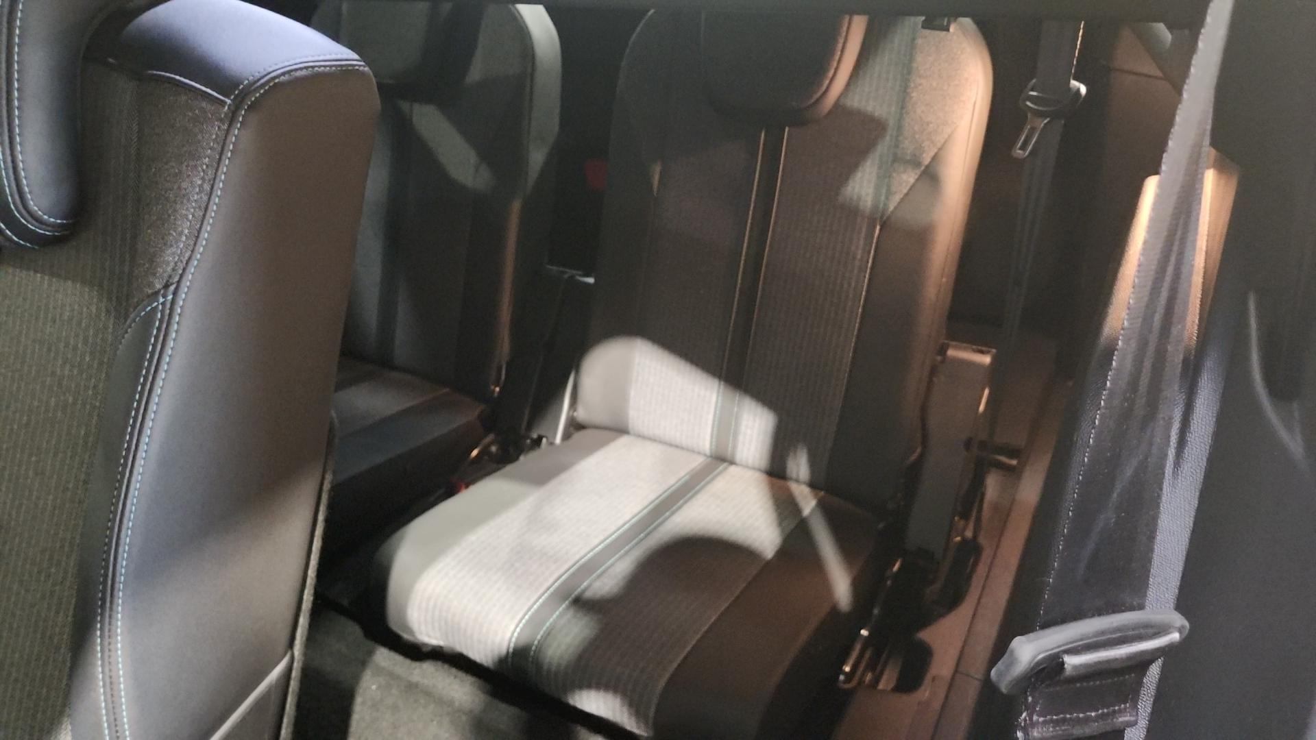 PEUGEOT 5008 BlueHDi 130ch S&S EAT8 Allure Pack