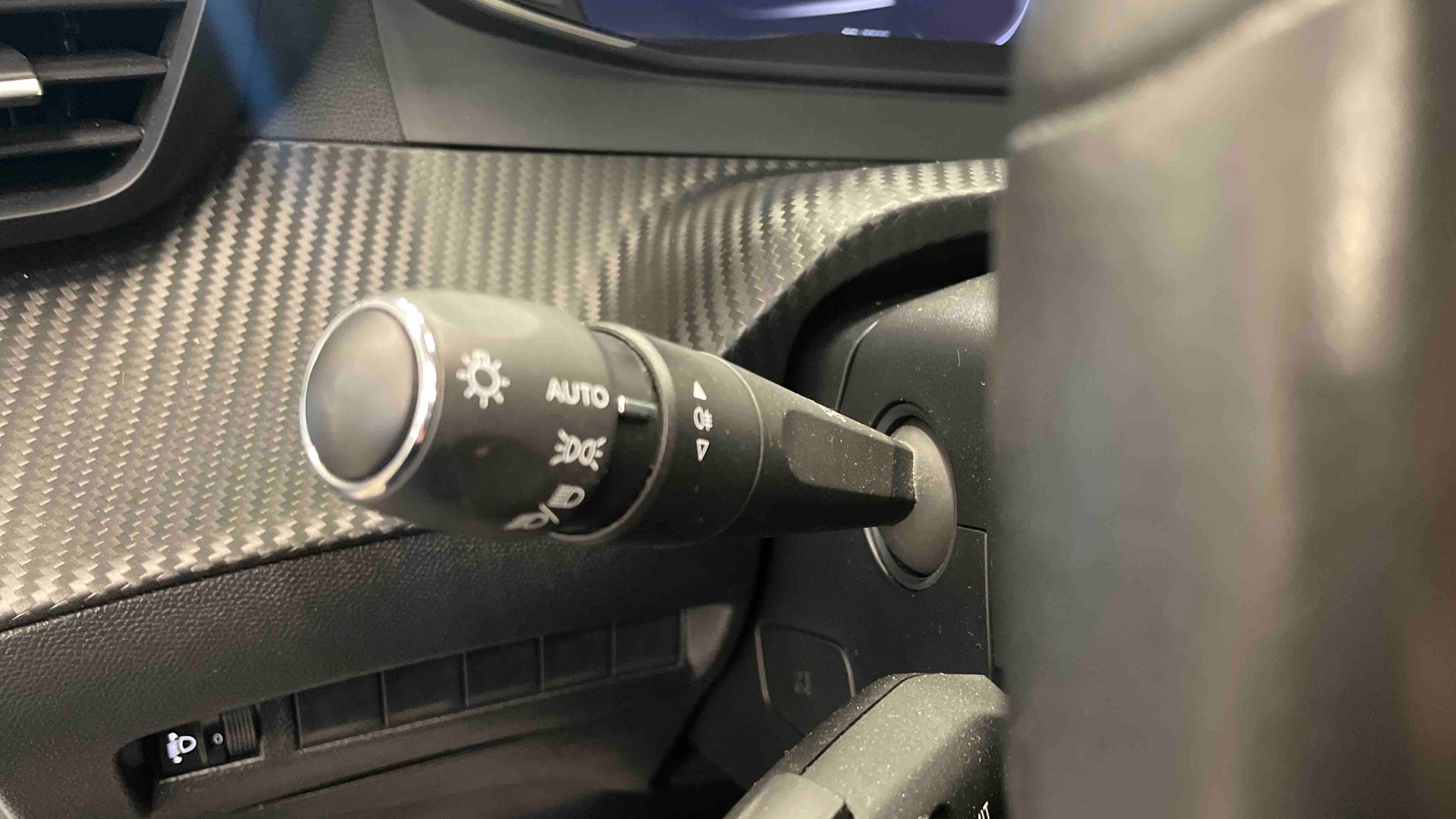 PEUGEOT 208 PureTech 100 S&S BVM6 Allure