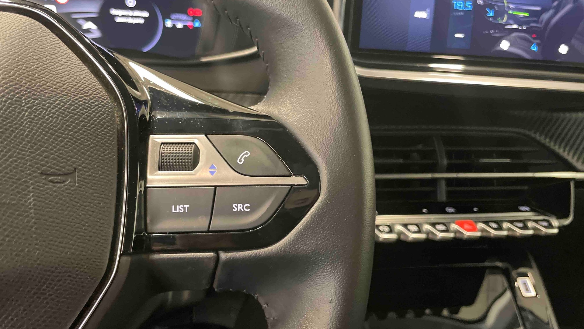 PEUGEOT 208 PureTech 100 S&S BVM6 Allure