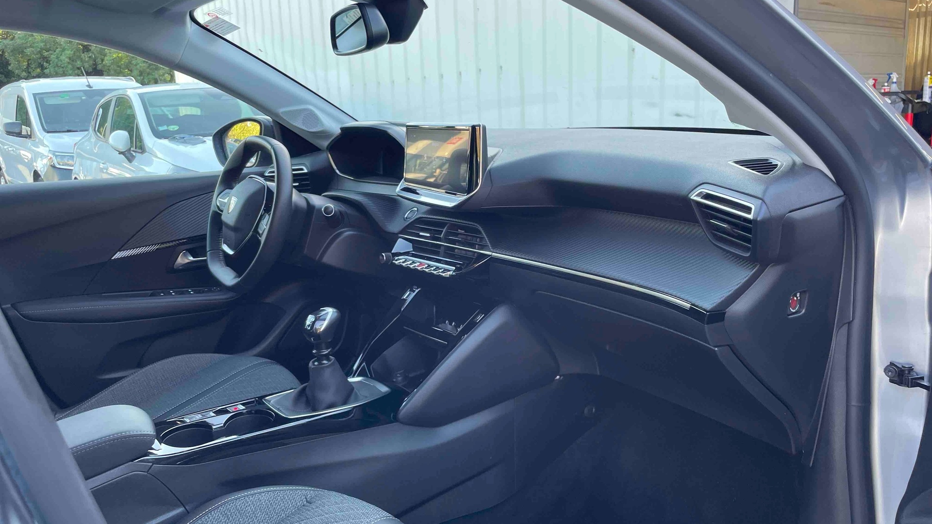 PEUGEOT 208 PureTech 100 S&S BVM6 Allure