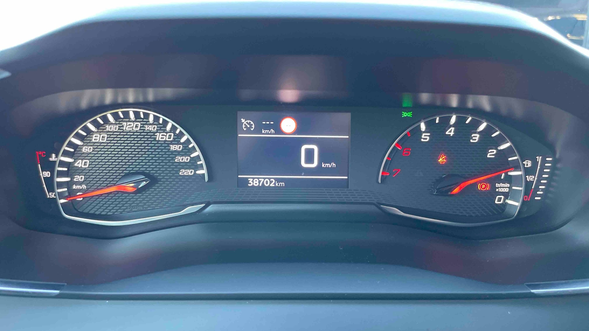 PEUGEOT 208 PureTech 100 S&S BVM6 Allure