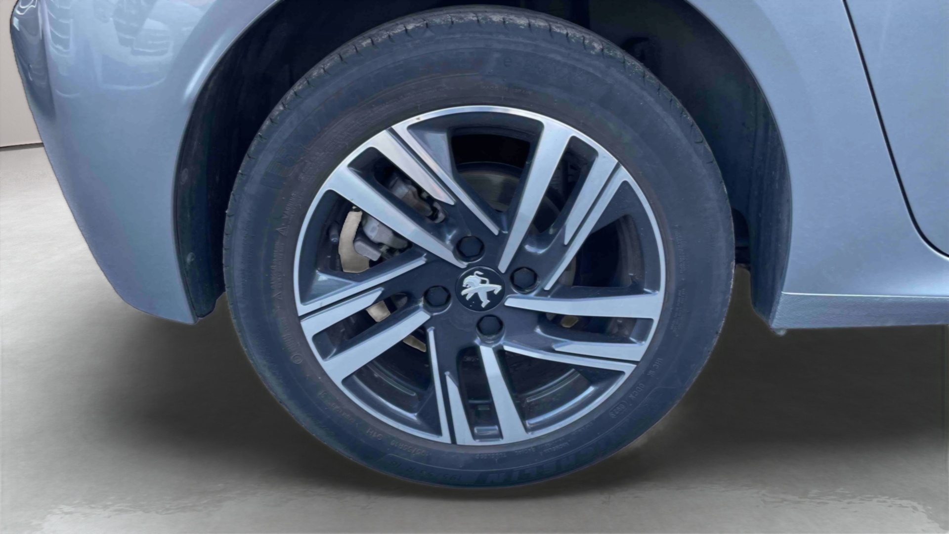 PEUGEOT 208 PureTech 100 S&S BVM6 Allure