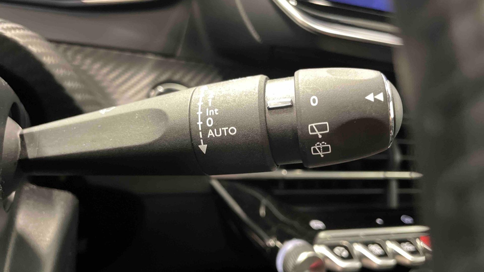 PEUGEOT 208 PureTech 100 S&S BVM6 Allure