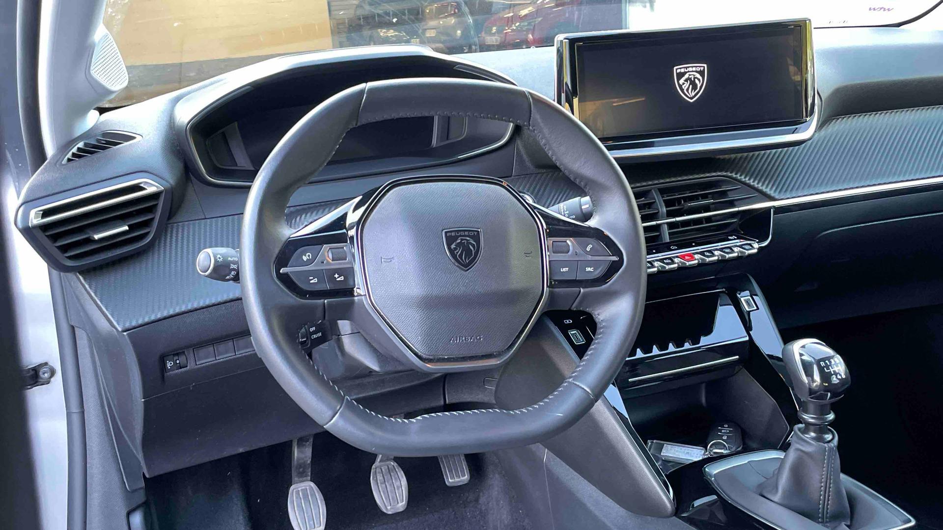 PEUGEOT 208 PureTech 100 S&S BVM6 Allure