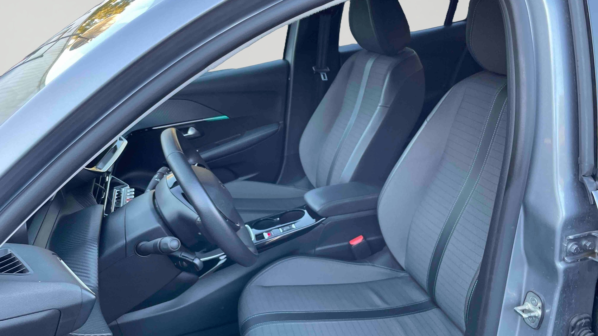 PEUGEOT 208 PureTech 100 S&S BVM6 Allure