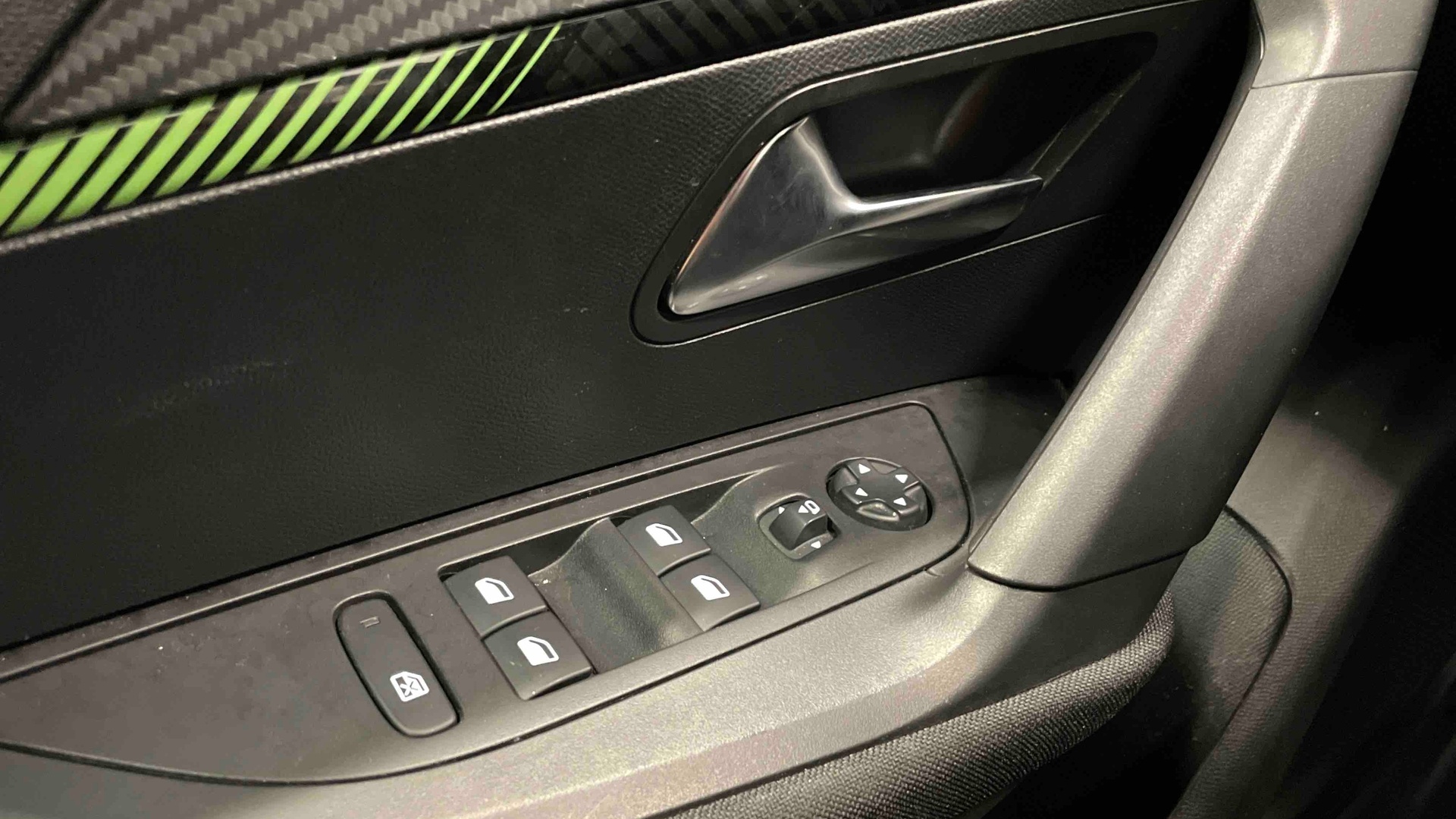 PEUGEOT 2008 PureTech 100 S&S BVM6 Active