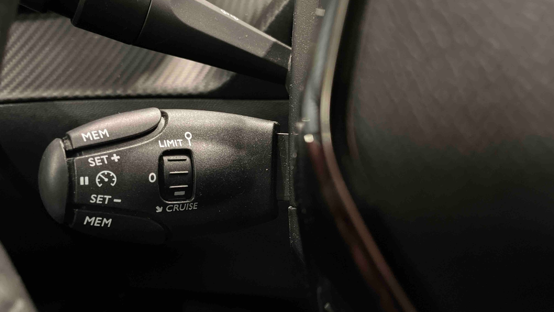 PEUGEOT 2008 PureTech 100 S&S BVM6 Active