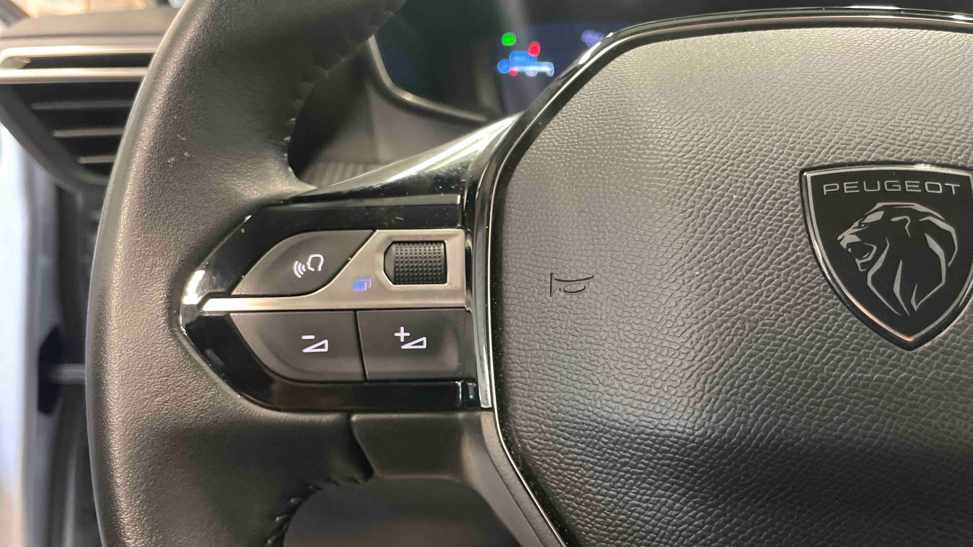 PEUGEOT 208 PureTech 100 S&S BVM6 Allure
