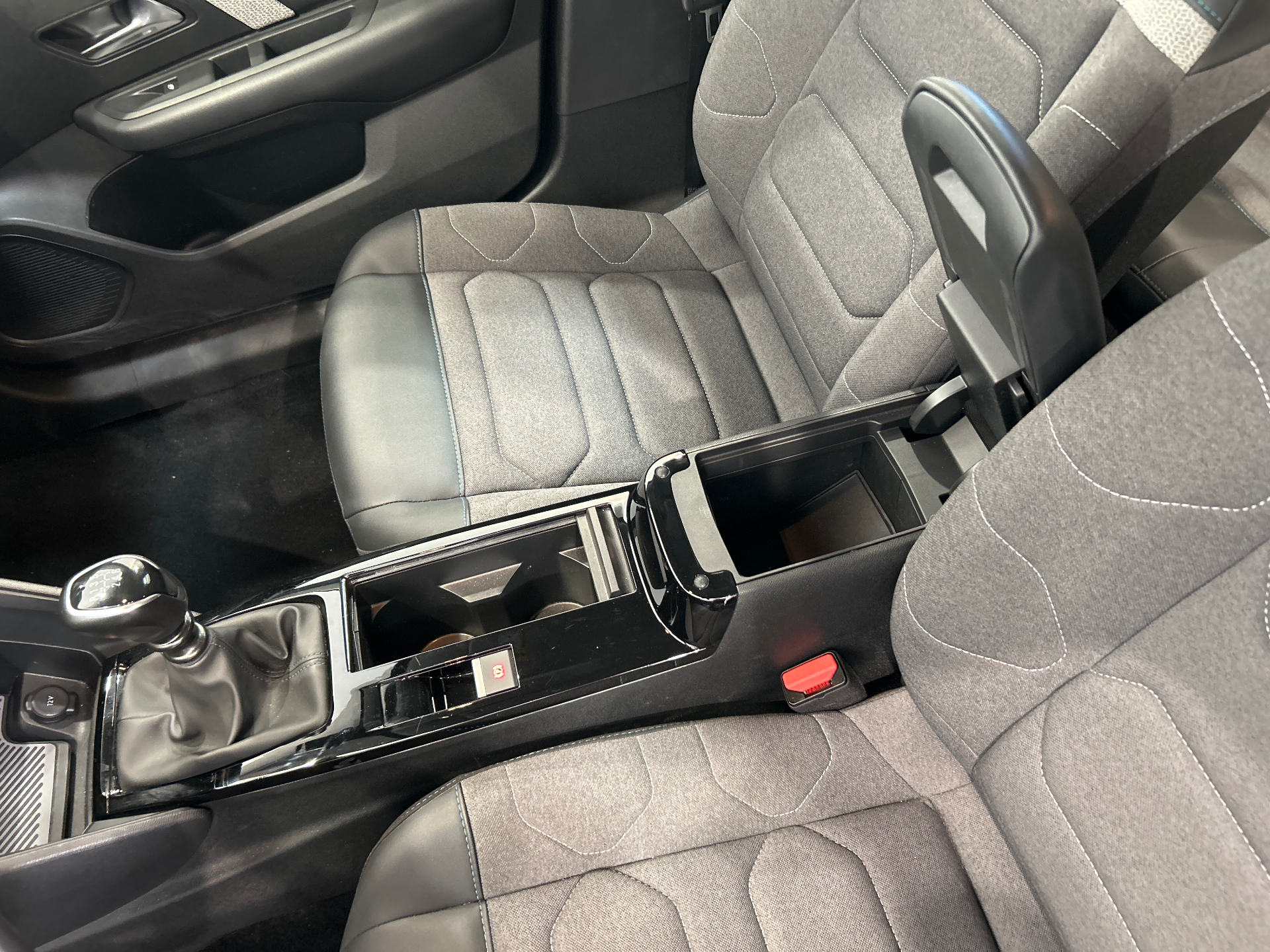 CITROEN C4 PureTech 130 BVM6 Plus