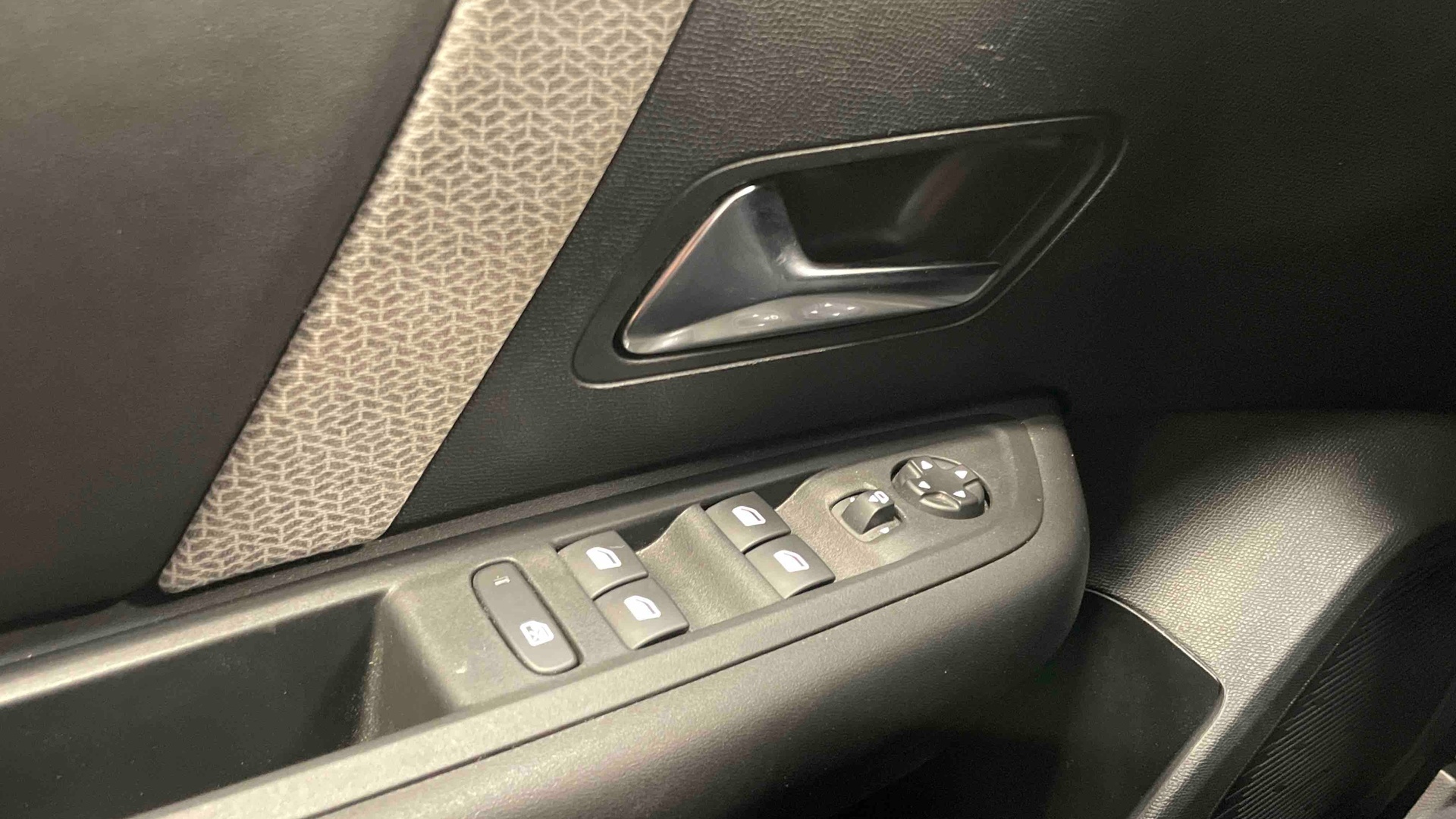 CITROEN C4 PureTech 130 BVM6 Plus