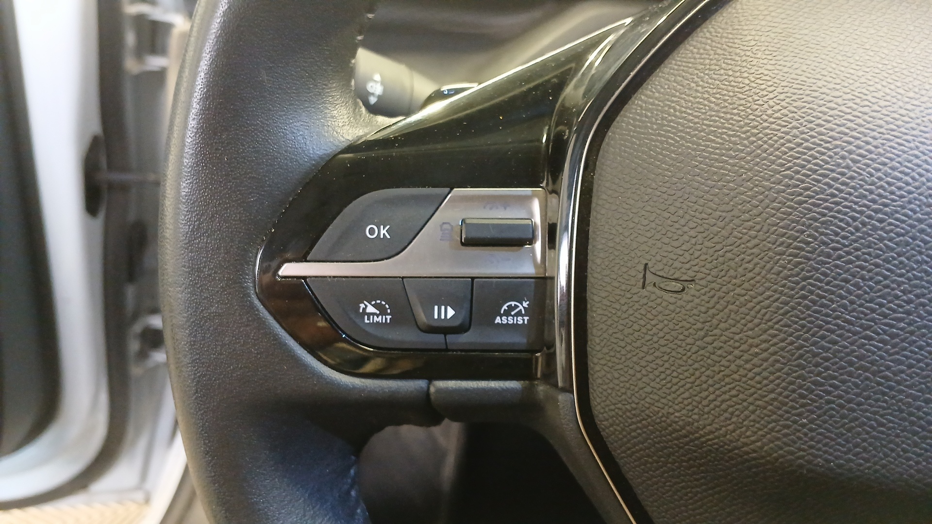 PEUGEOT 308 PureTech 130ch S&S EAT8 Active Pack